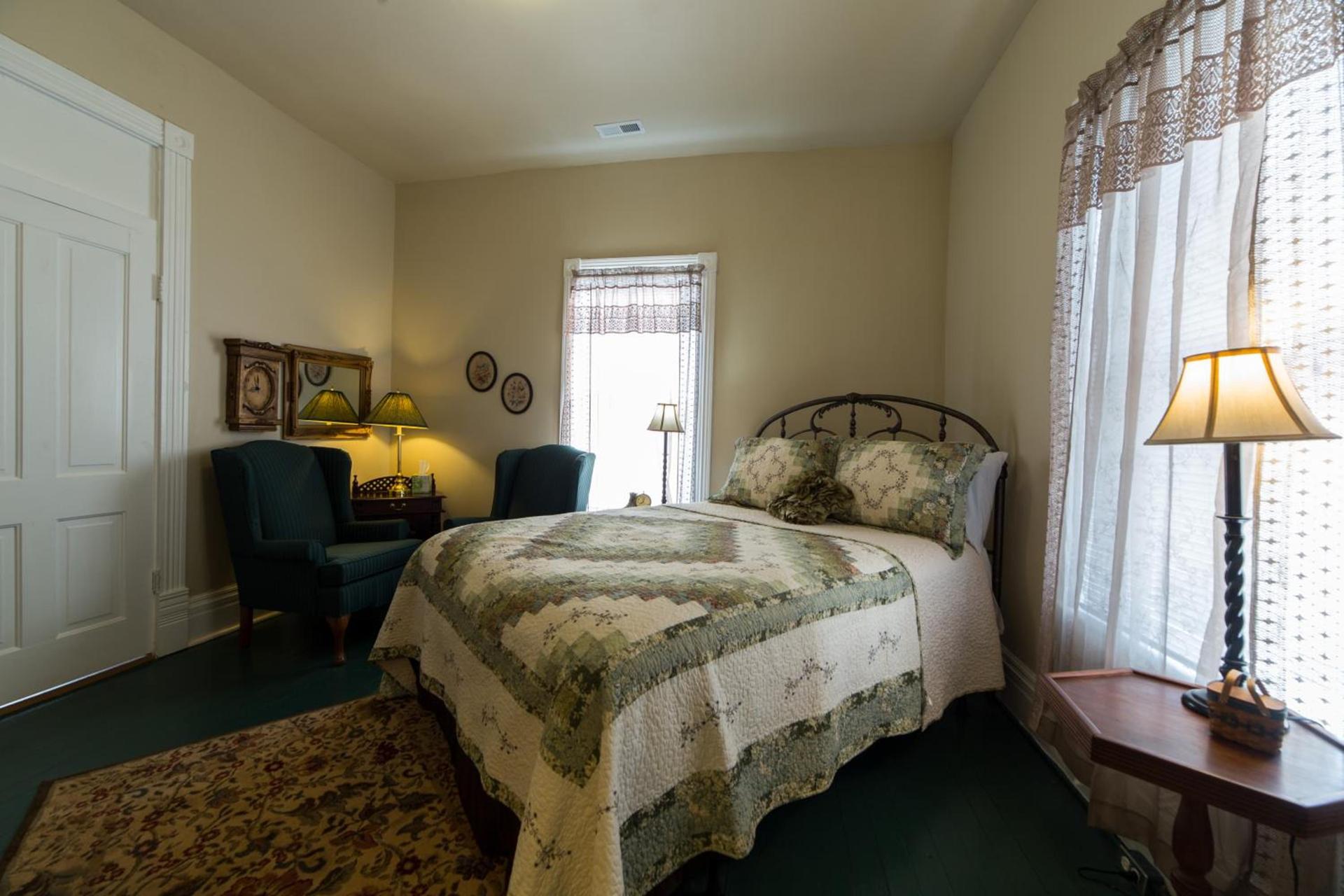Grand Victorian Inn photo 36