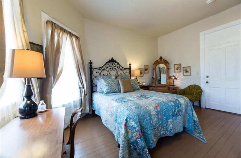 Grand Victorian Inn photo 38