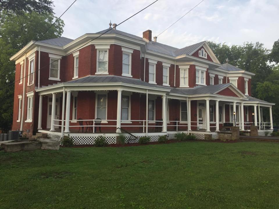 Grand Victorian Inn photo 25