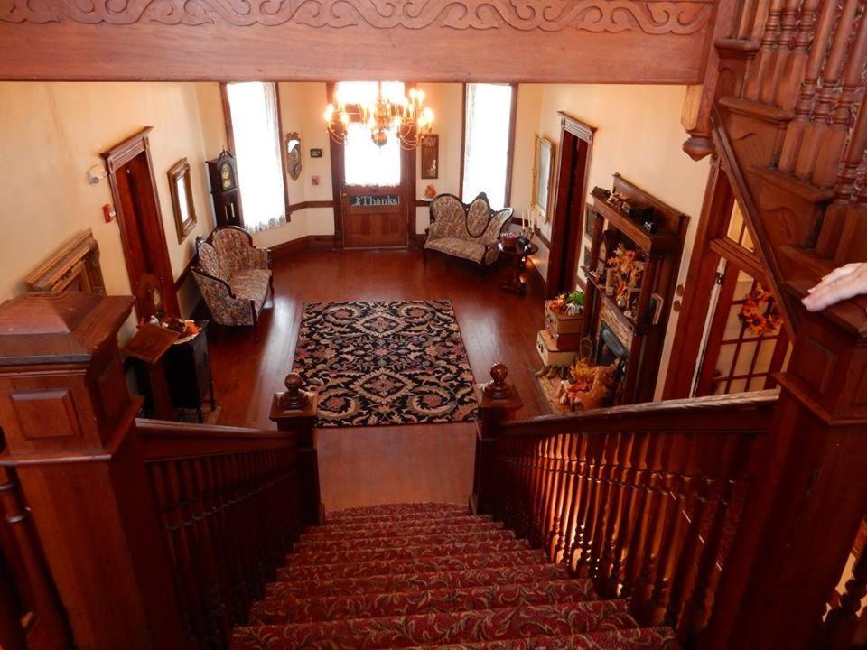 Grand Victorian Inn photo 18