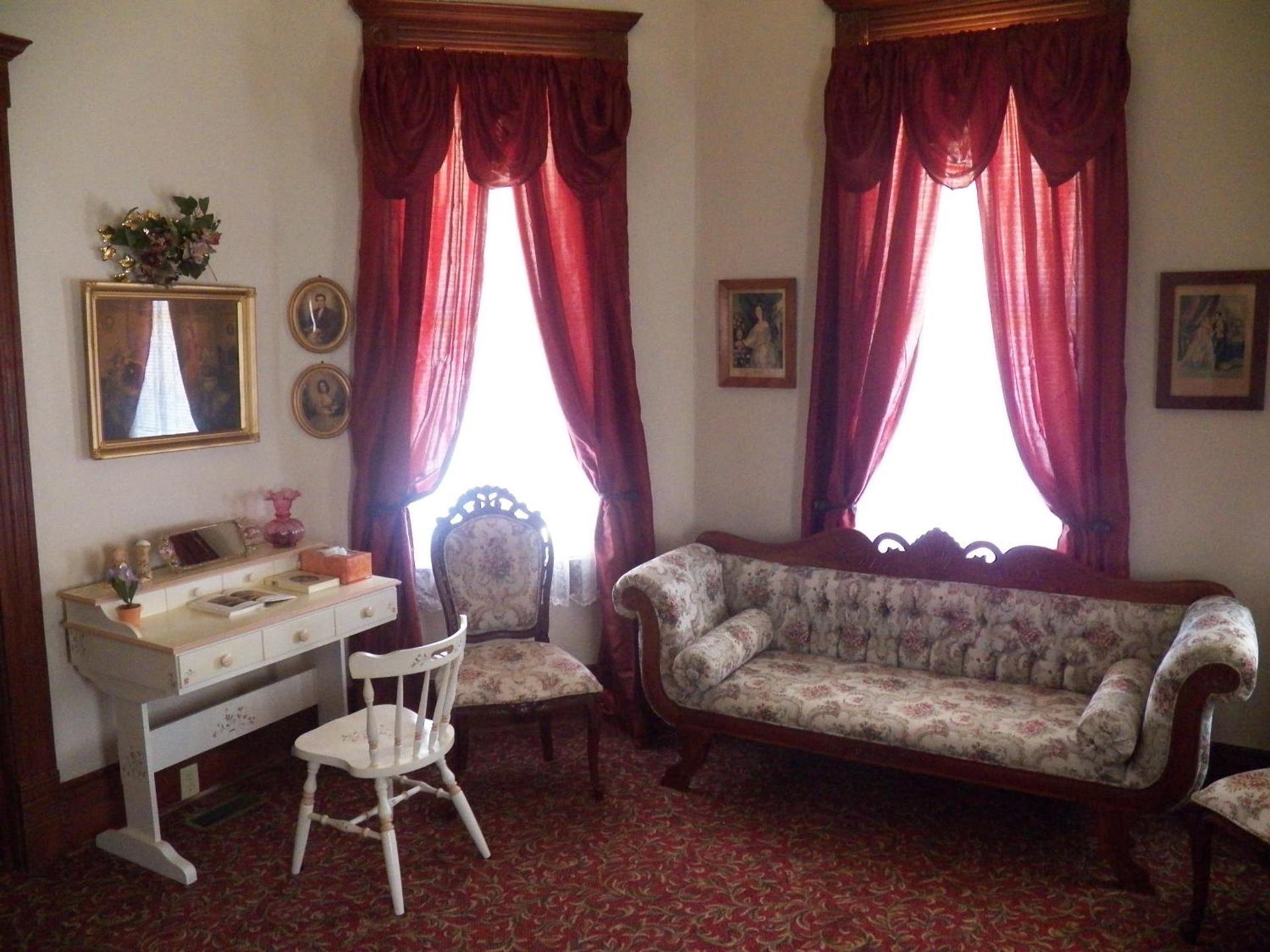 Grand Victorian Inn photo 13