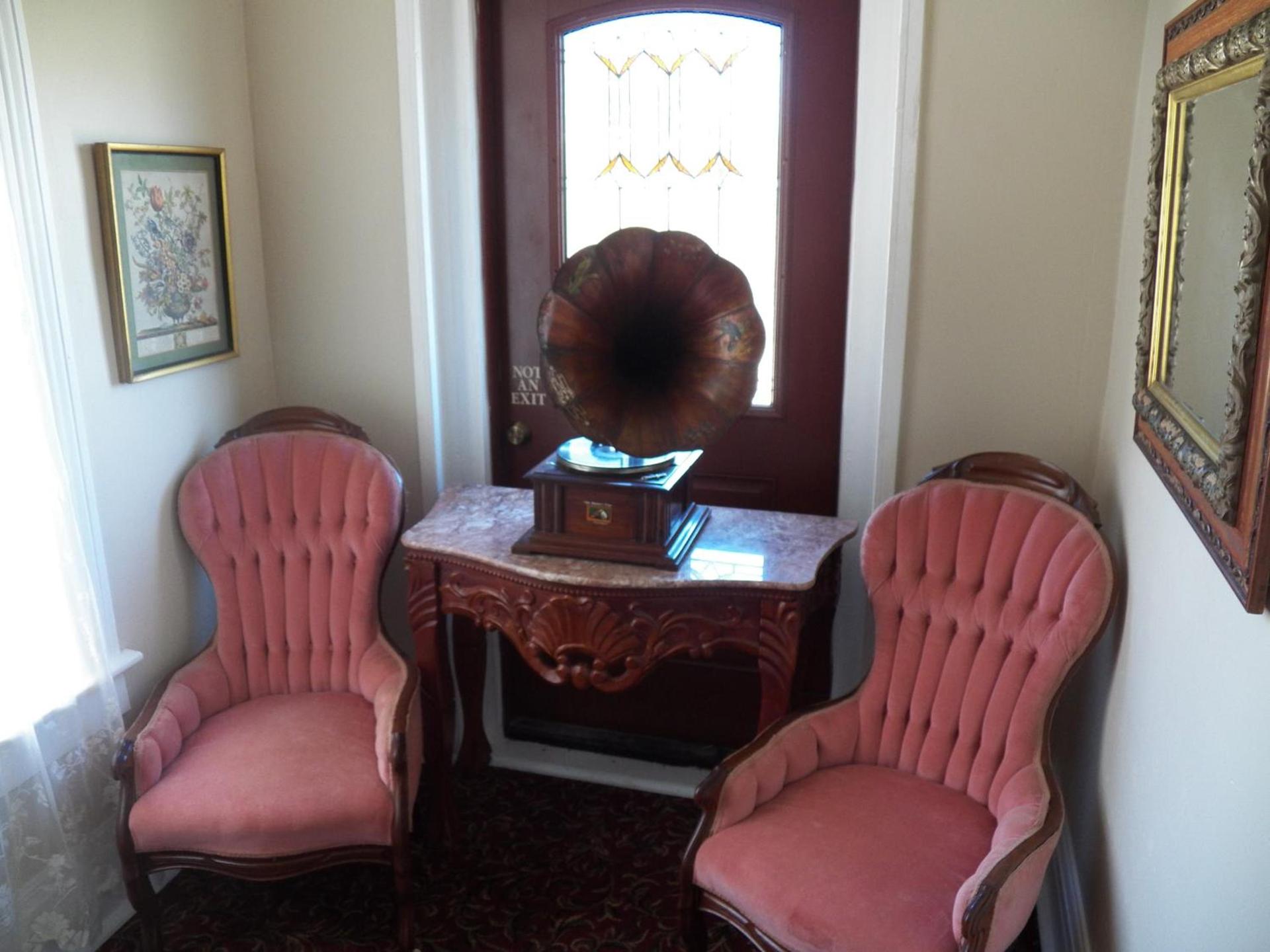 Grand Victorian Inn photo 11