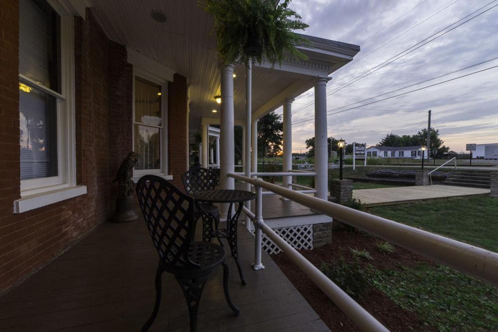 Grand Victorian Inn photo 10