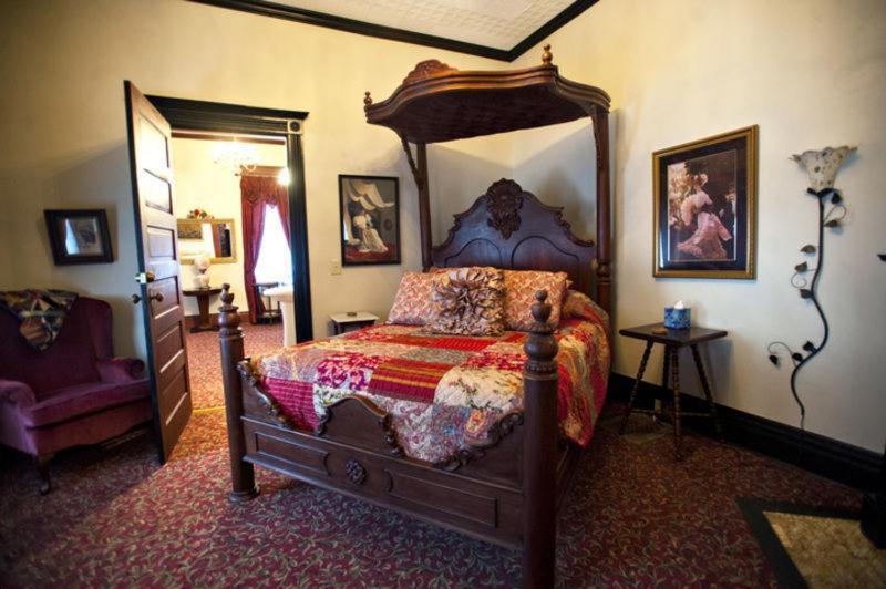 Grand Victorian Inn photo 39