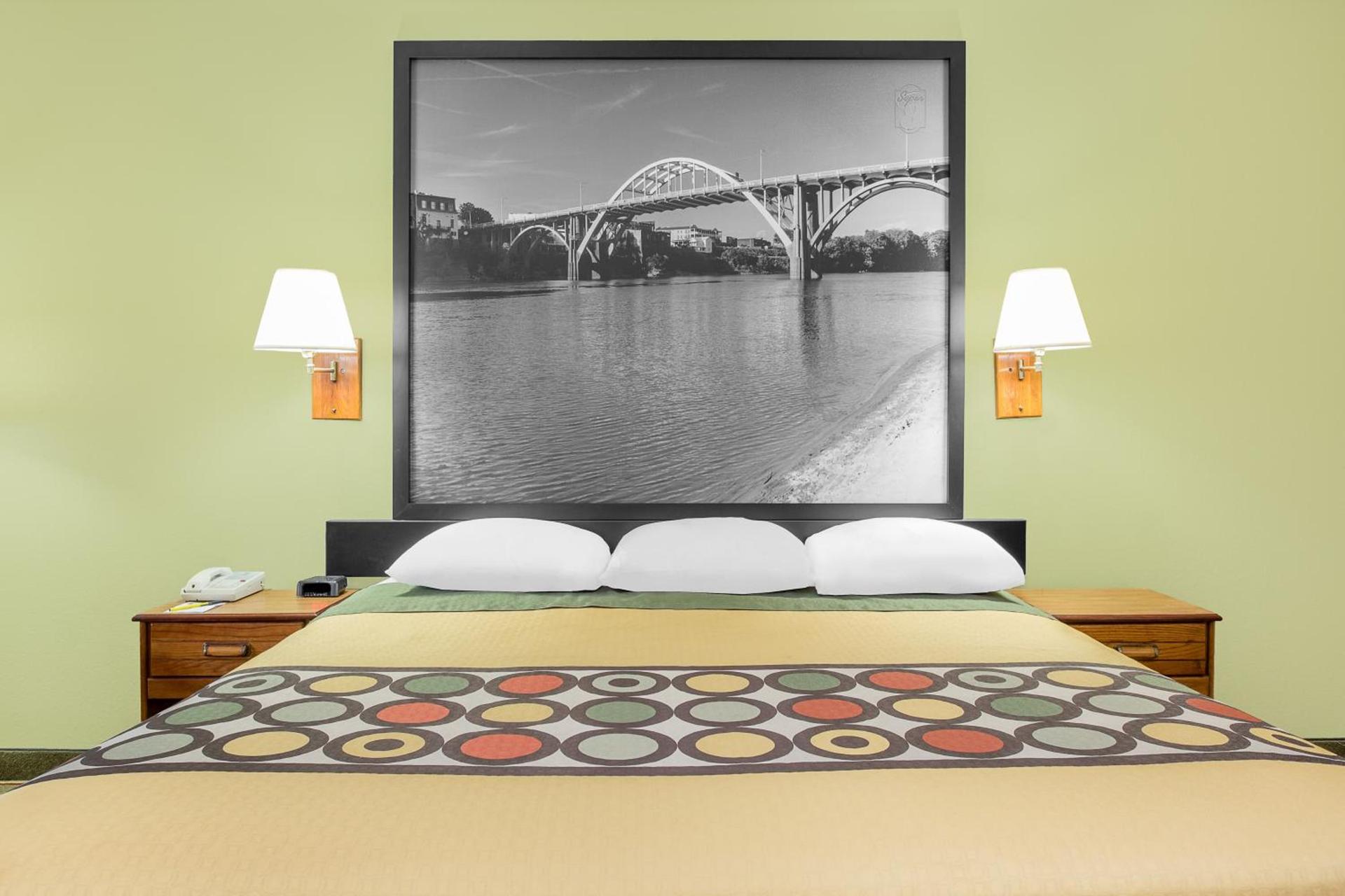 Super 8 by Wyndham Eufaula photo 27