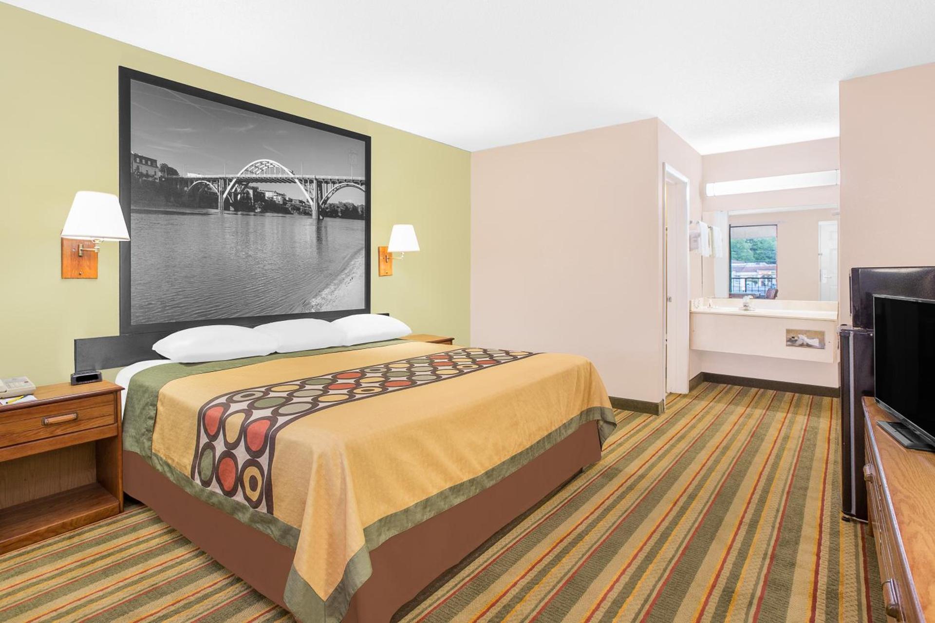 Super 8 by Wyndham Eufaula photo 25