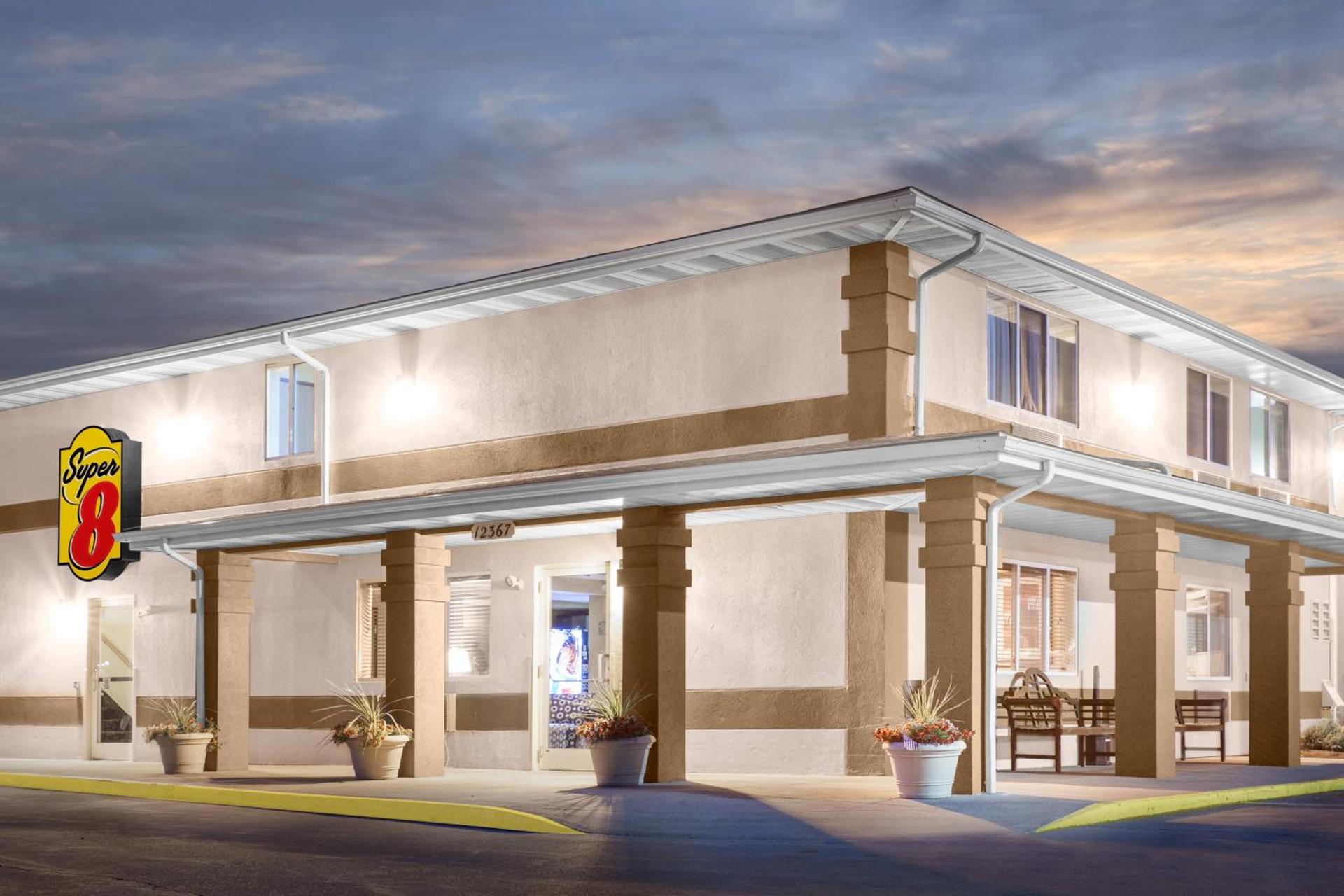 Super 8 by Wyndham Richlands/Claypool Hill Area photo 17