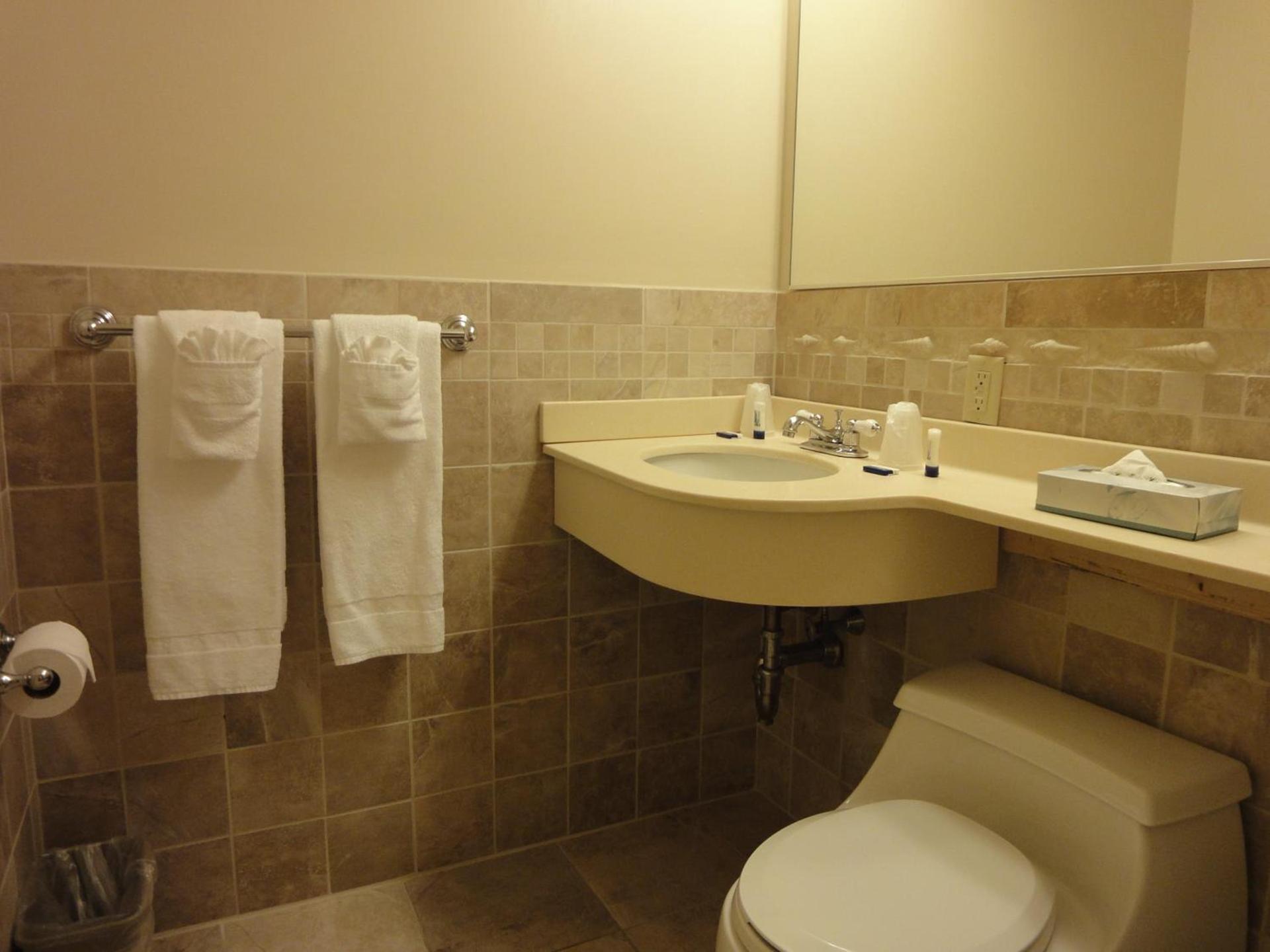 Hyannis Travel Inn photo 12