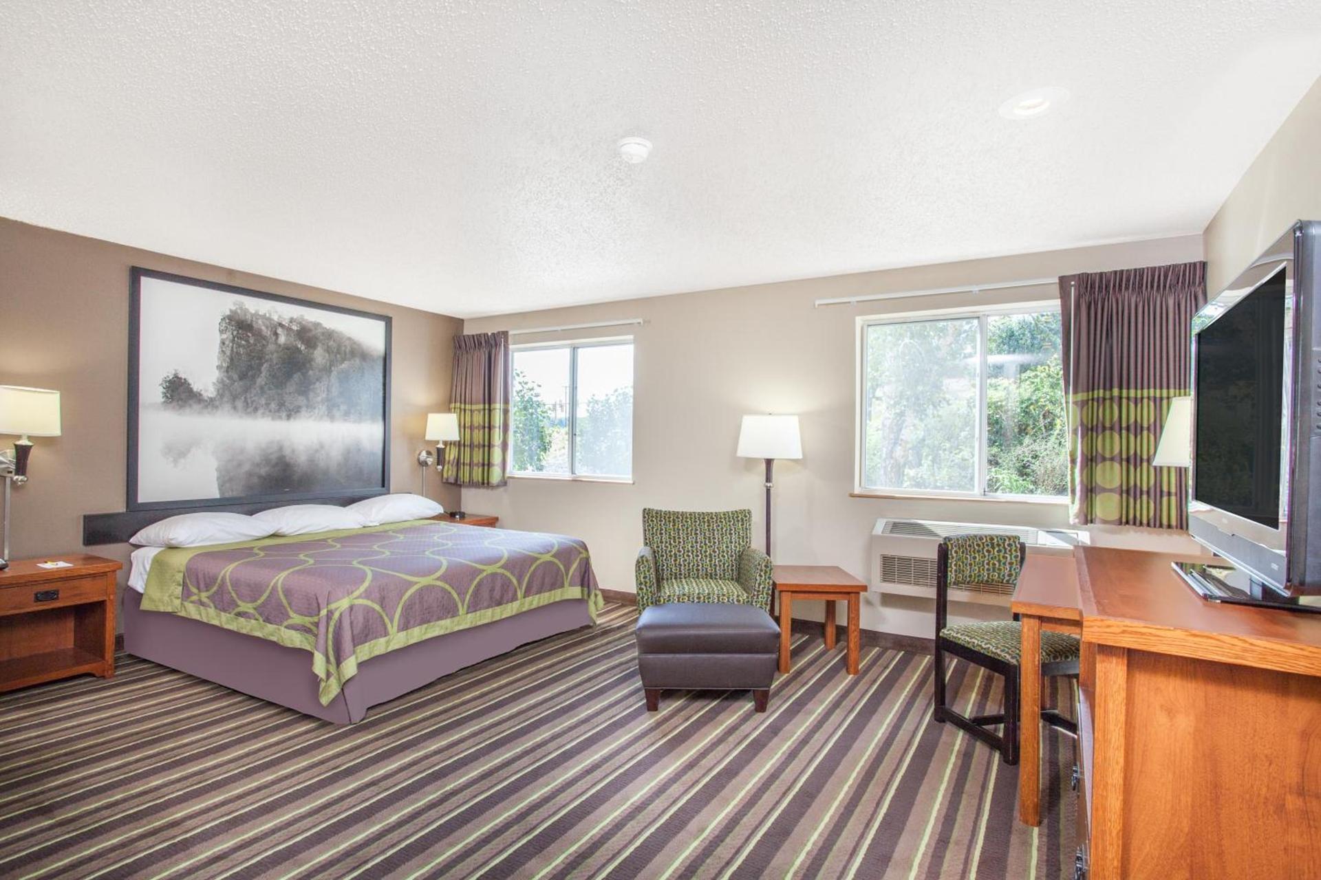 Super 8 by Wyndham Richlands/Claypool Hill Area photo 19