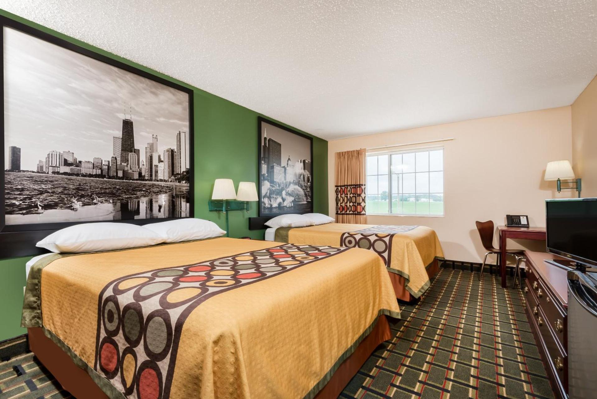 Super 8 by Wyndham Mt. Carmel IL photo 22