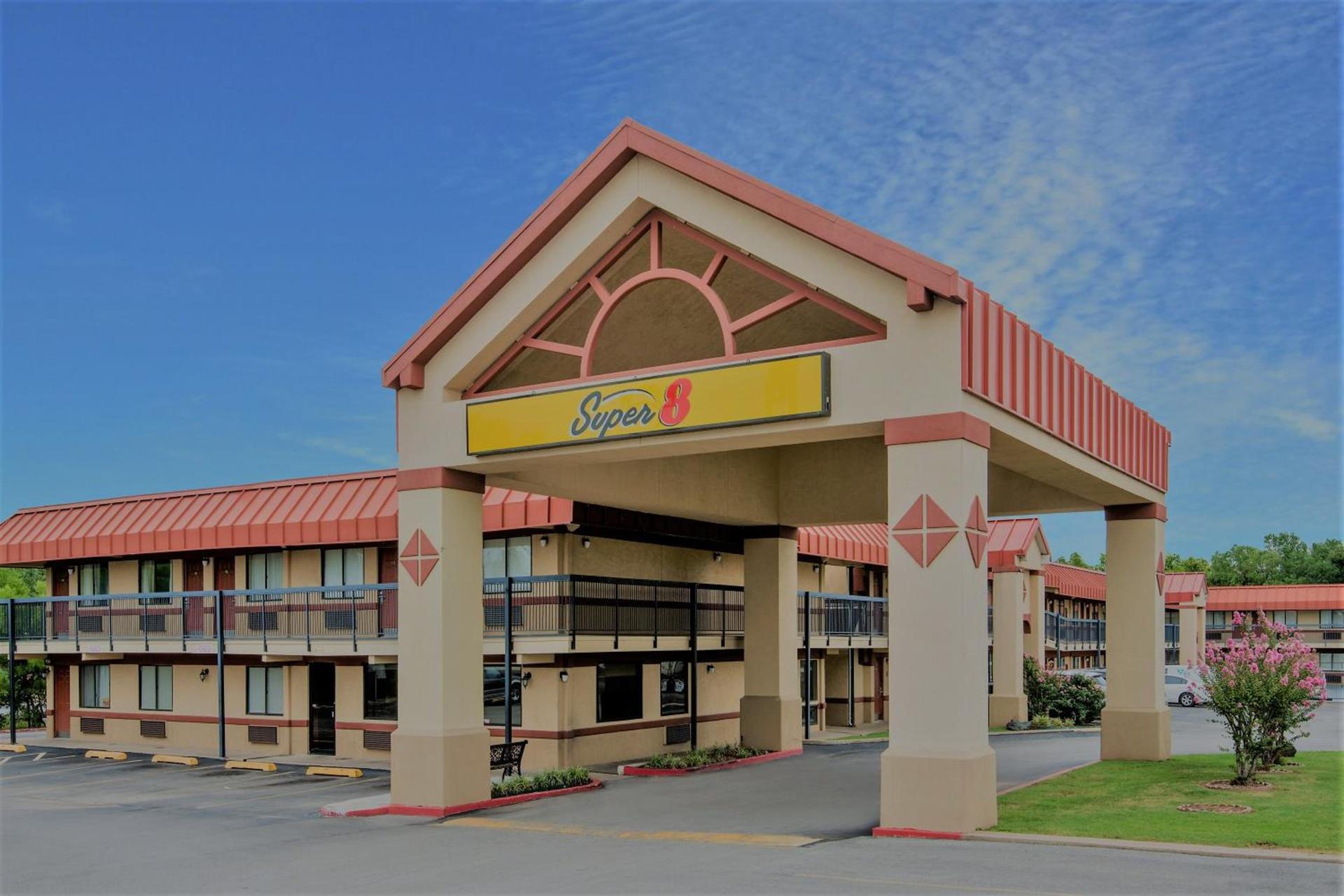 Super 8 by Wyndham Tulsa - Route 66 photo 15