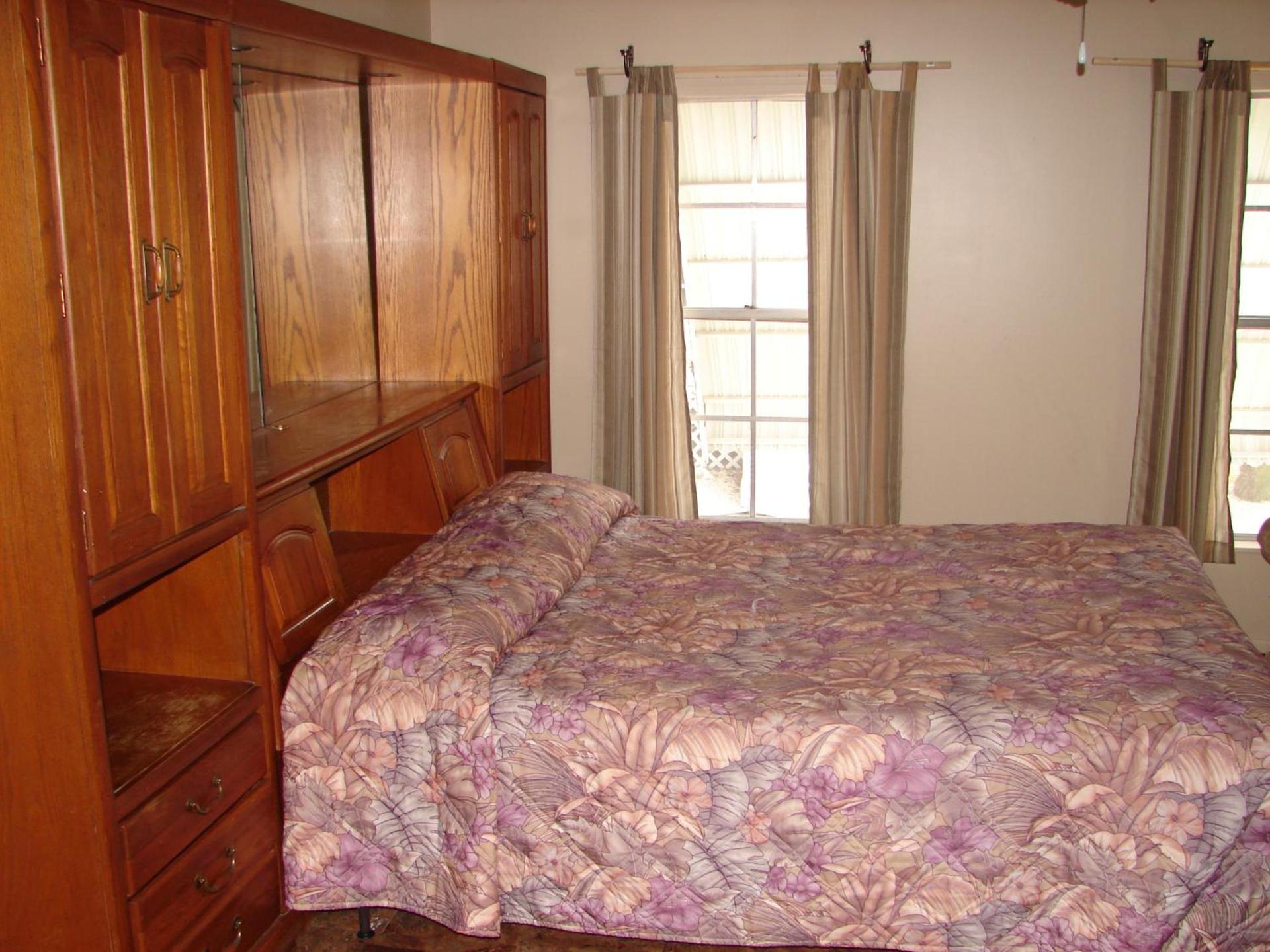Siesta Motel photo 29