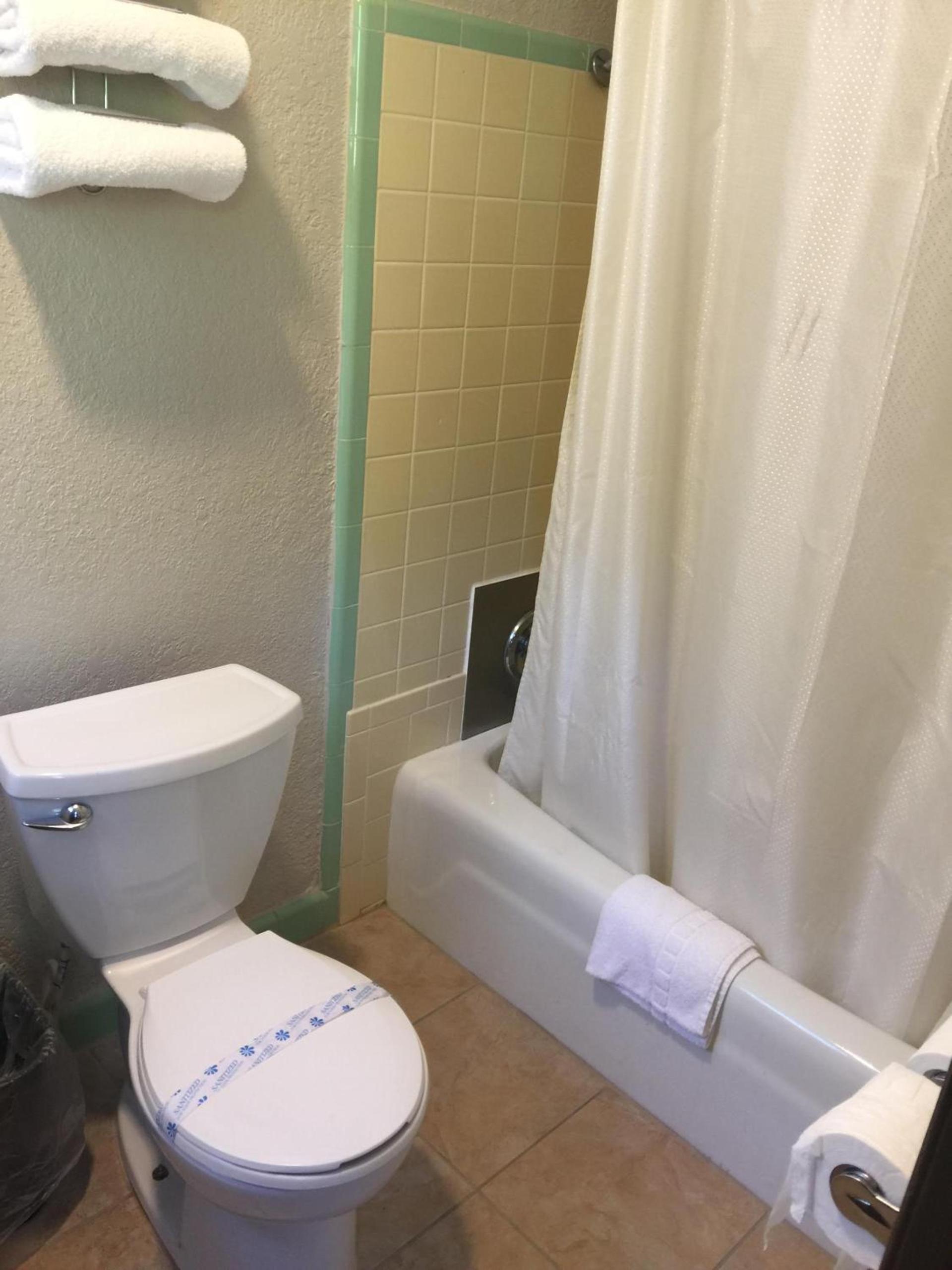 Campbell Motel photo 6