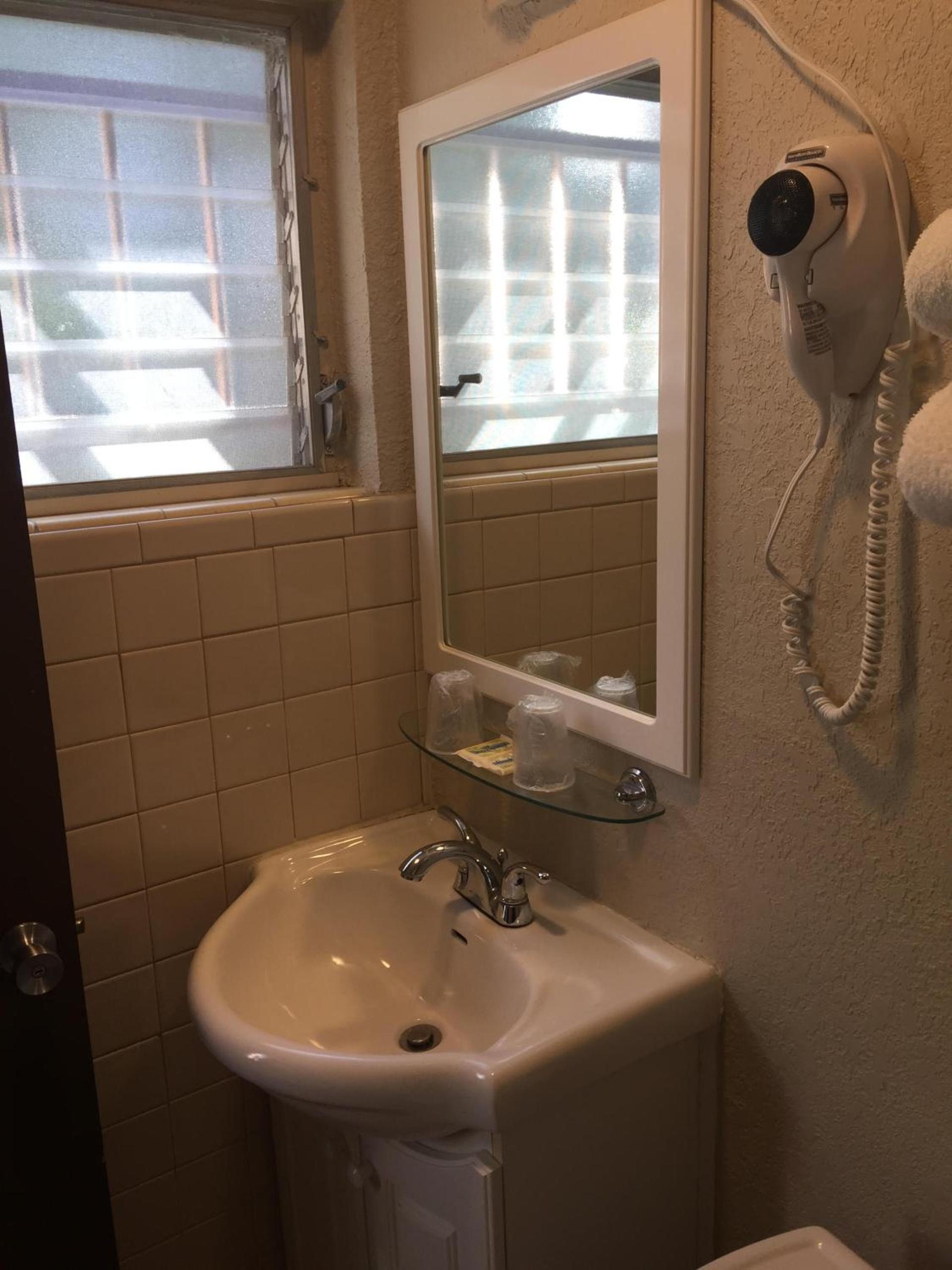 Campbell Motel photo 16