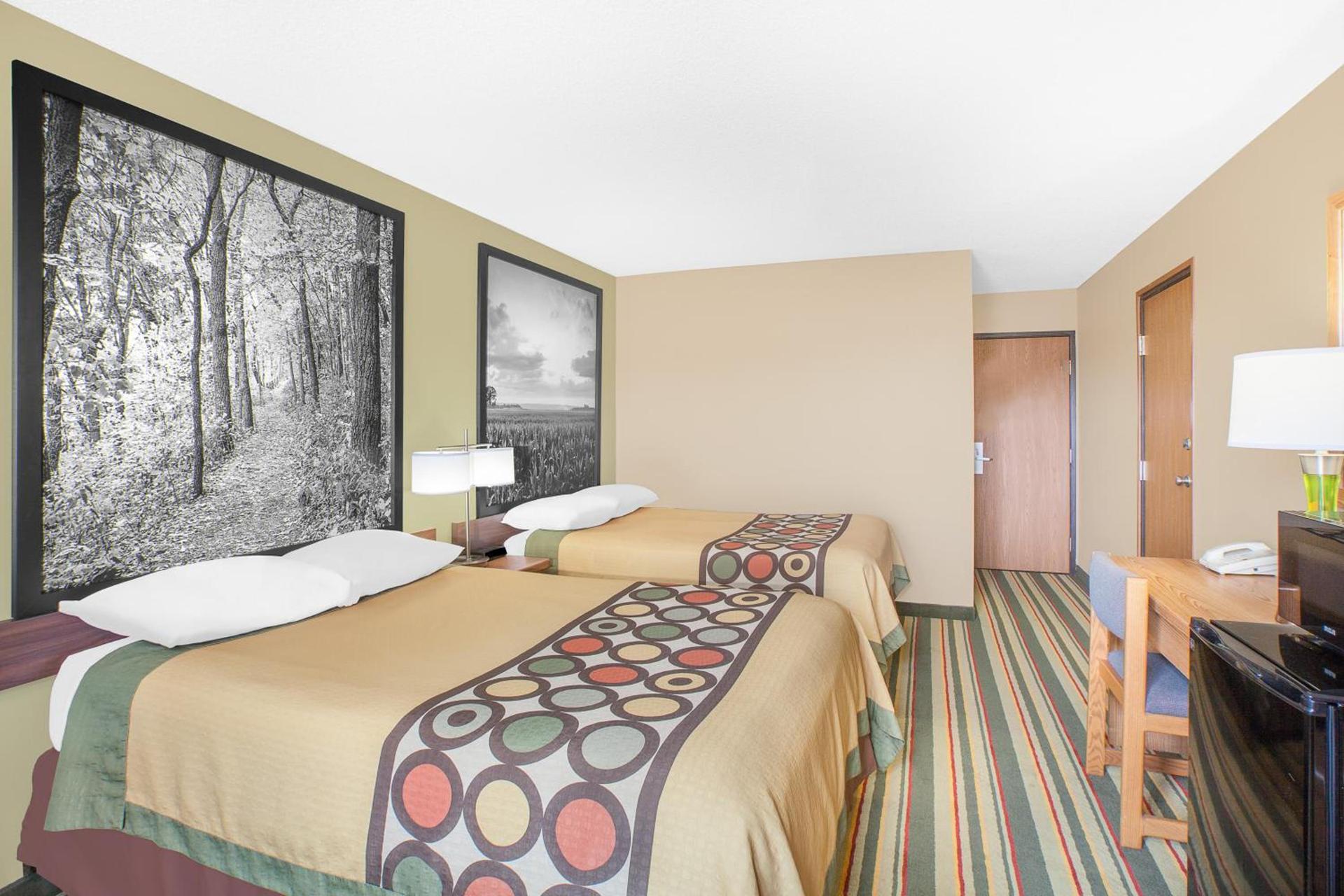 Super 8 by Wyndham Mt Pleasant photo 29