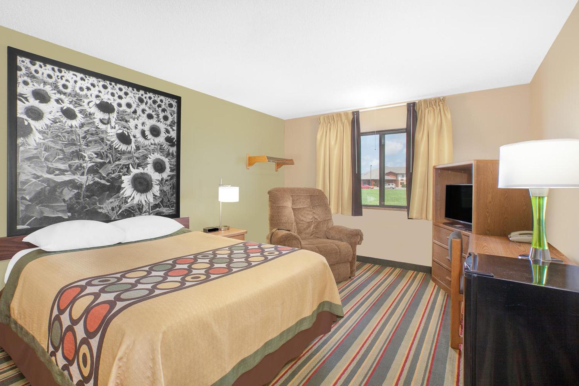 Super 8 by Wyndham Mt Pleasant photo 20