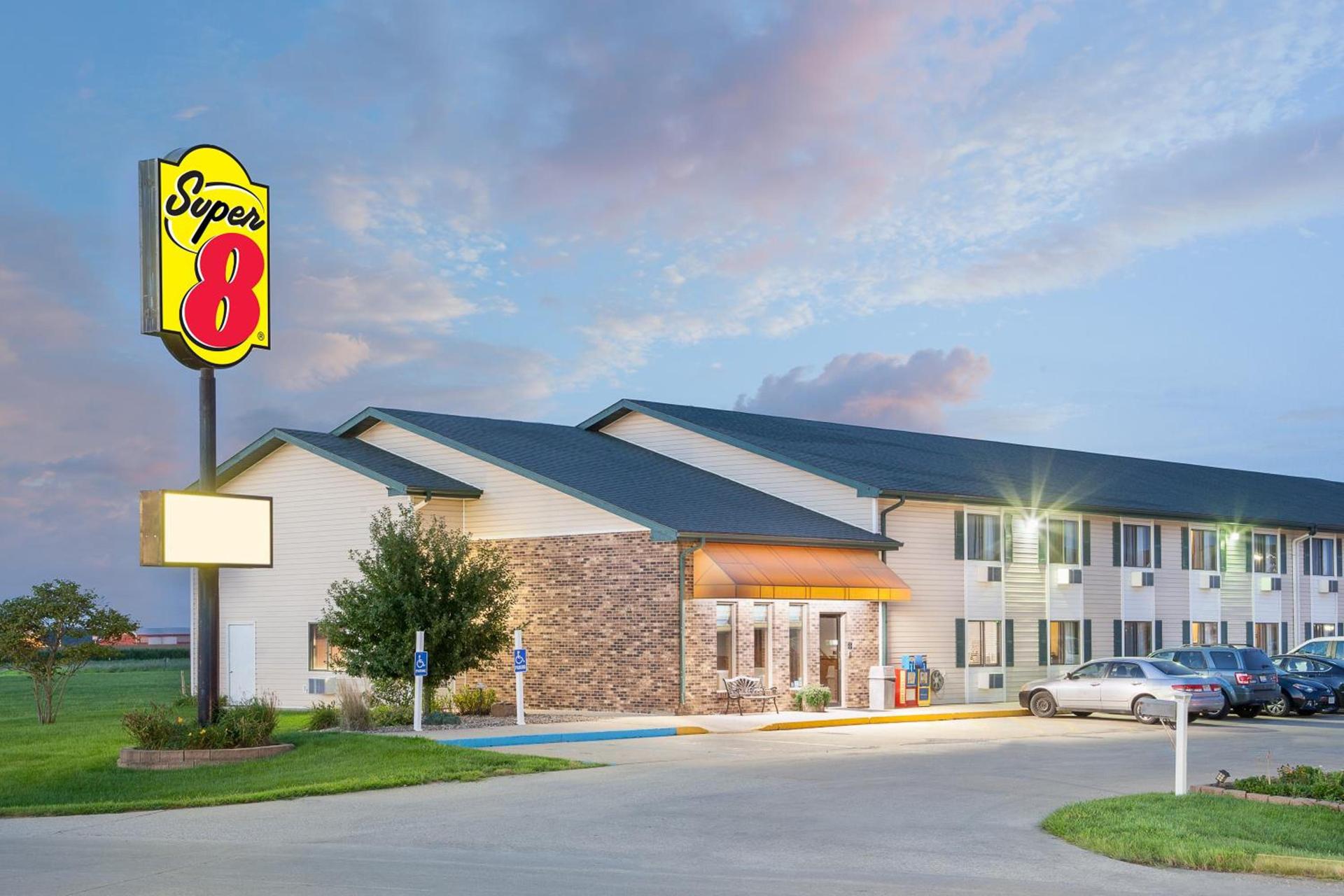 Super 8 by Wyndham Mt Pleasant photo 23