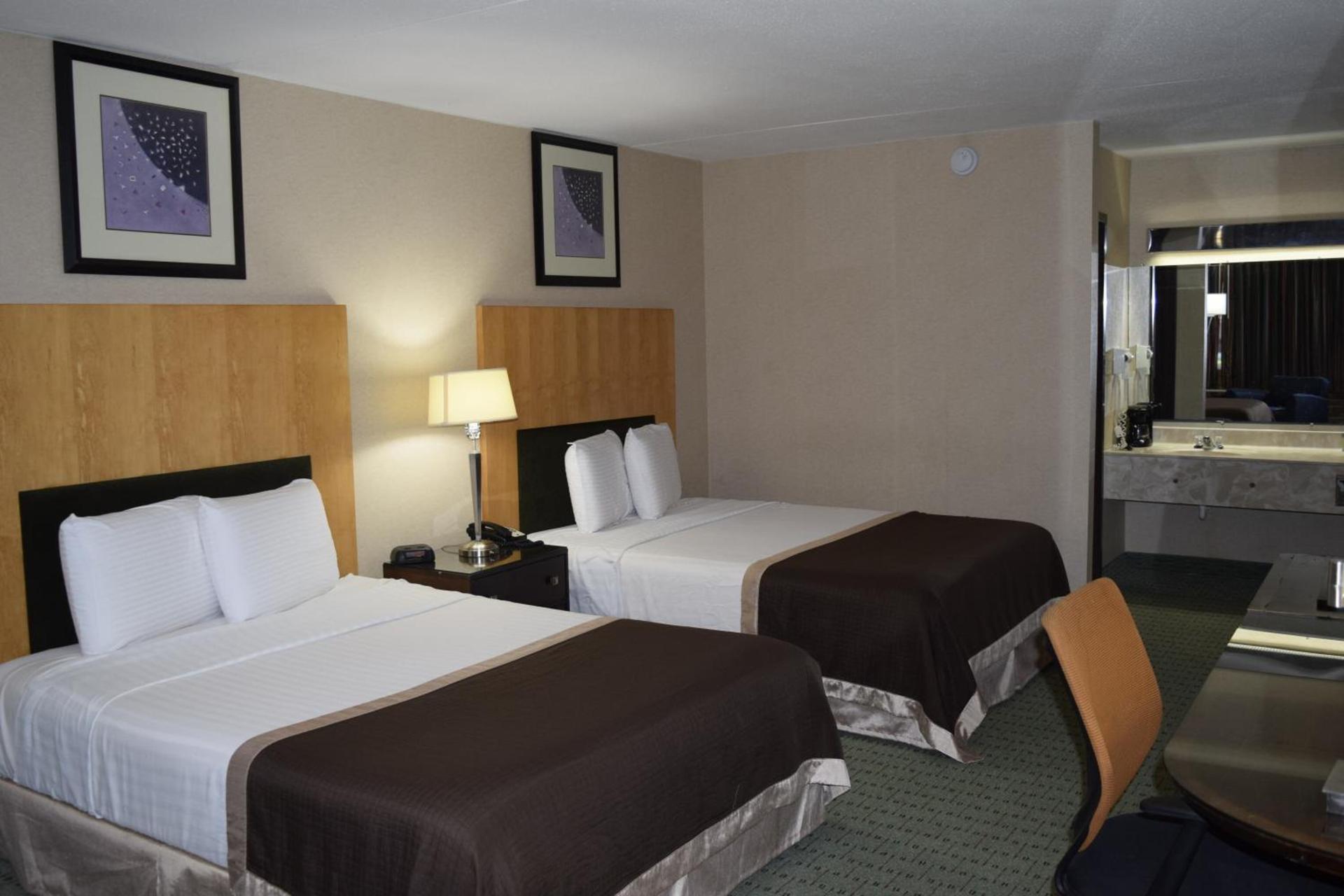 Landmark Inn photo 18