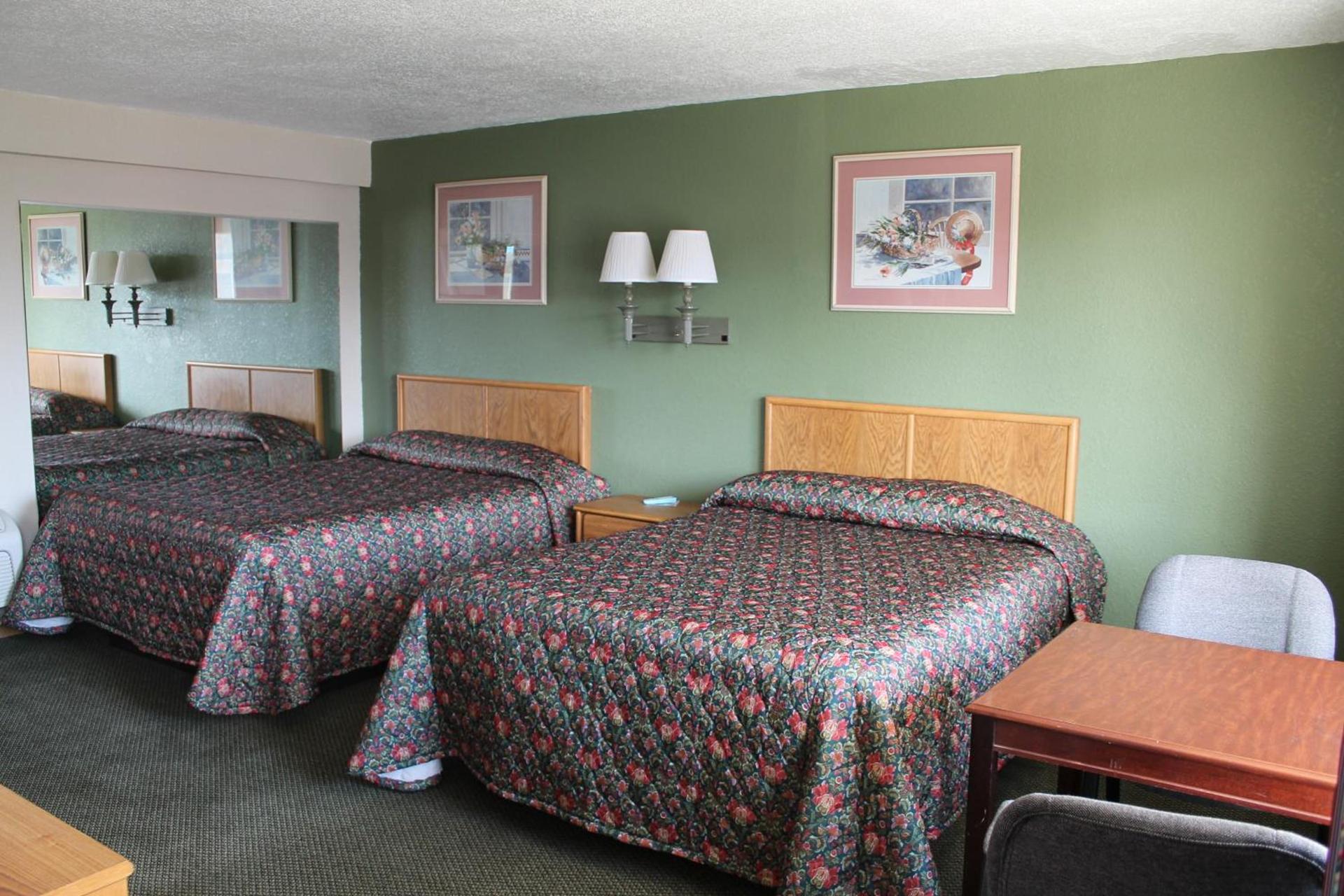 American Motor Inn - Rock Island photo 14