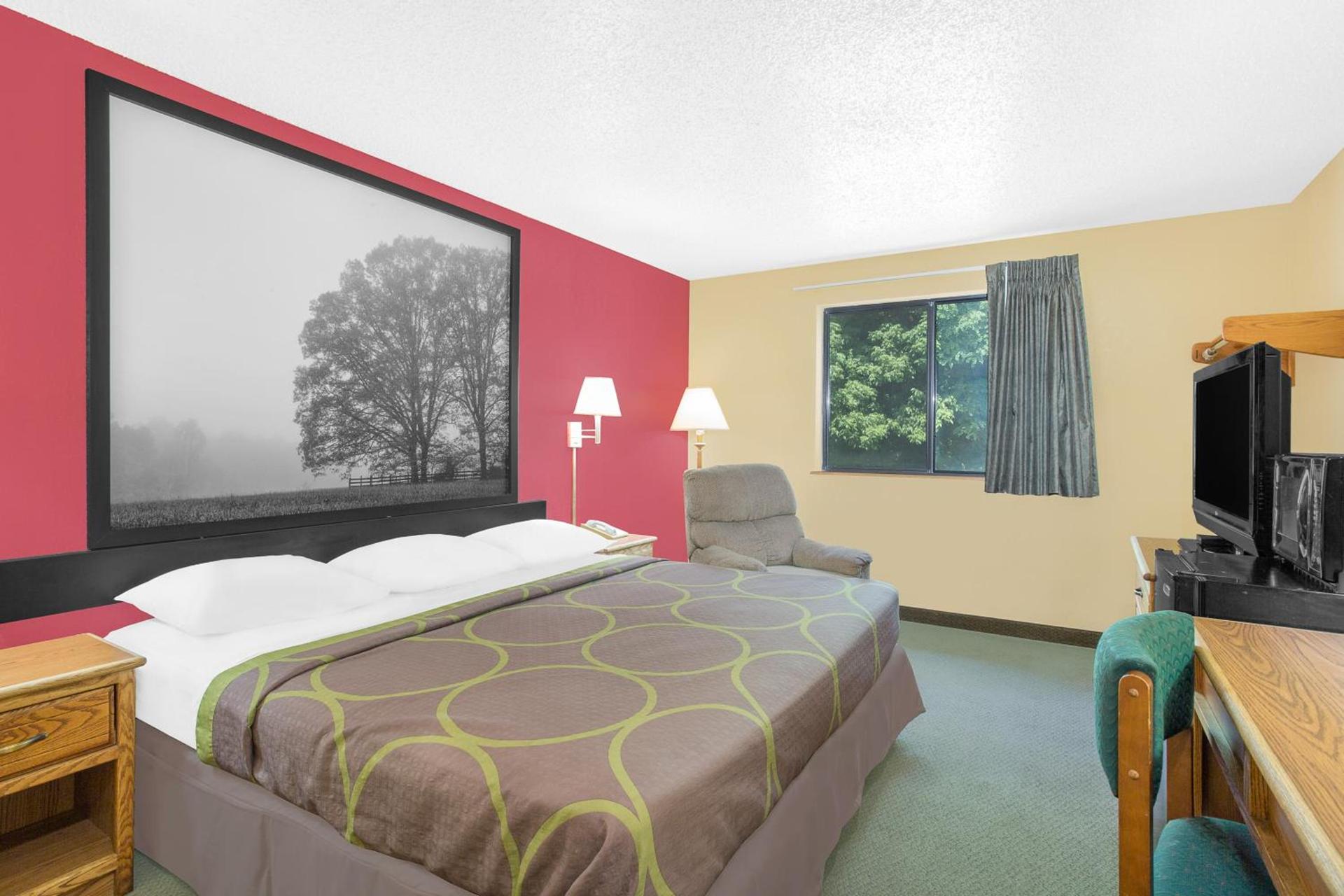 Super 8 by Wyndham Roanoke VA photo 23