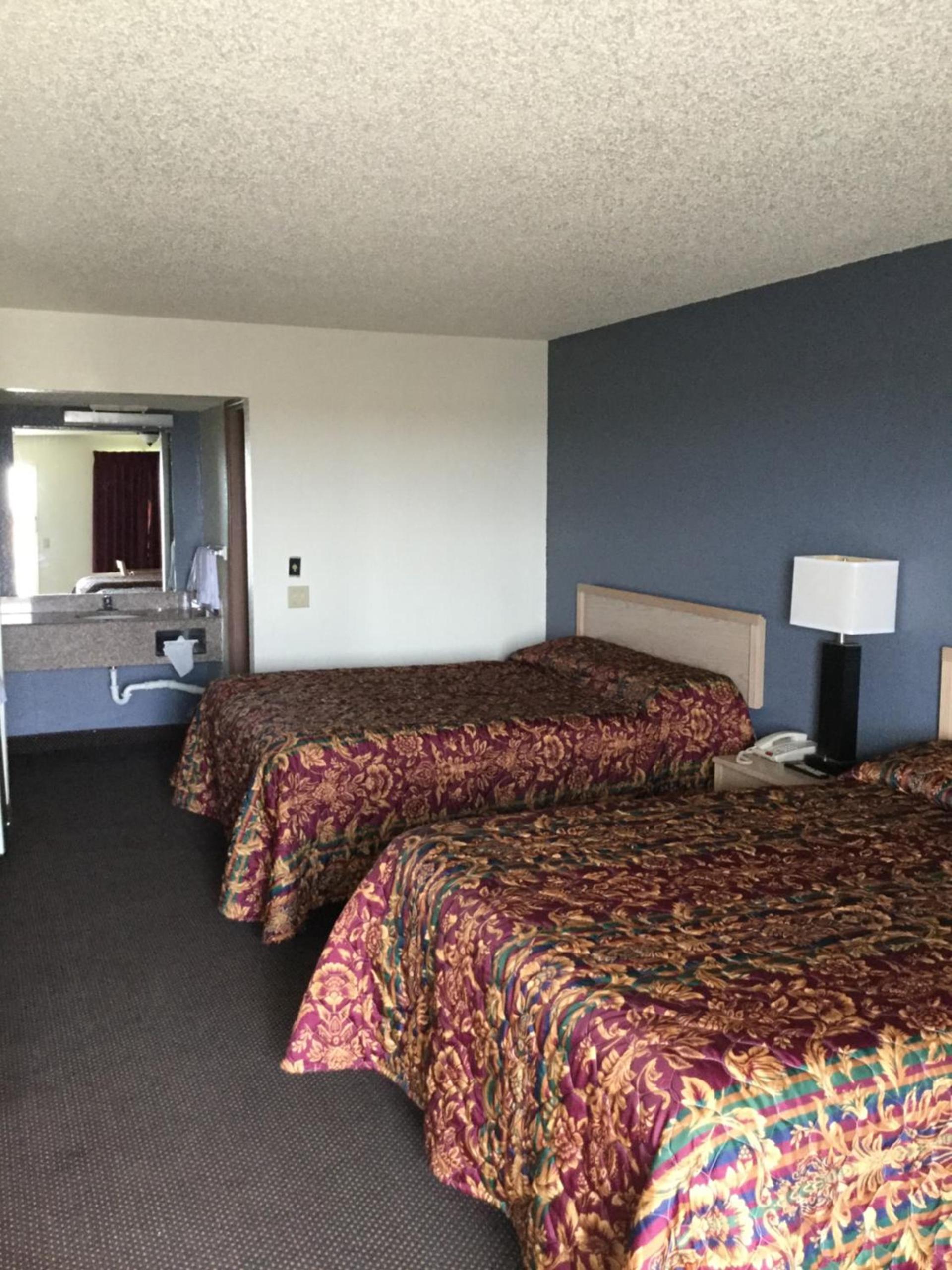 Country Inn Motel photo 6