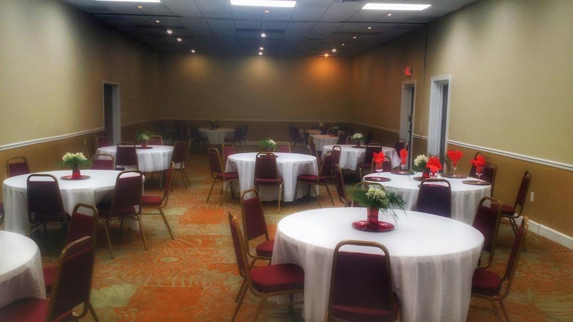 Landmark Inn photo 27