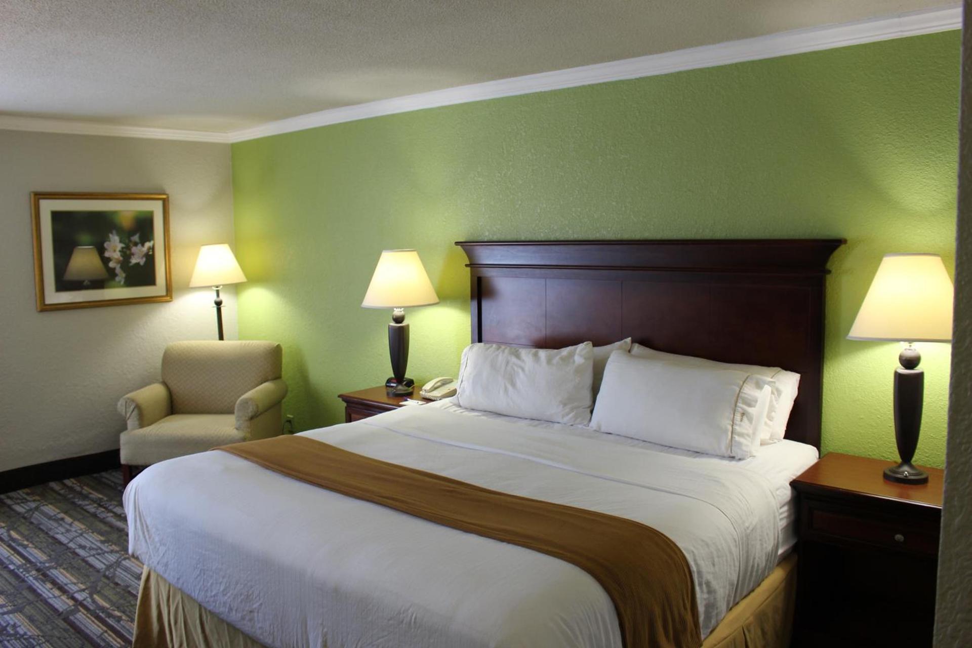 Wyndham Garden Summerville photo 18