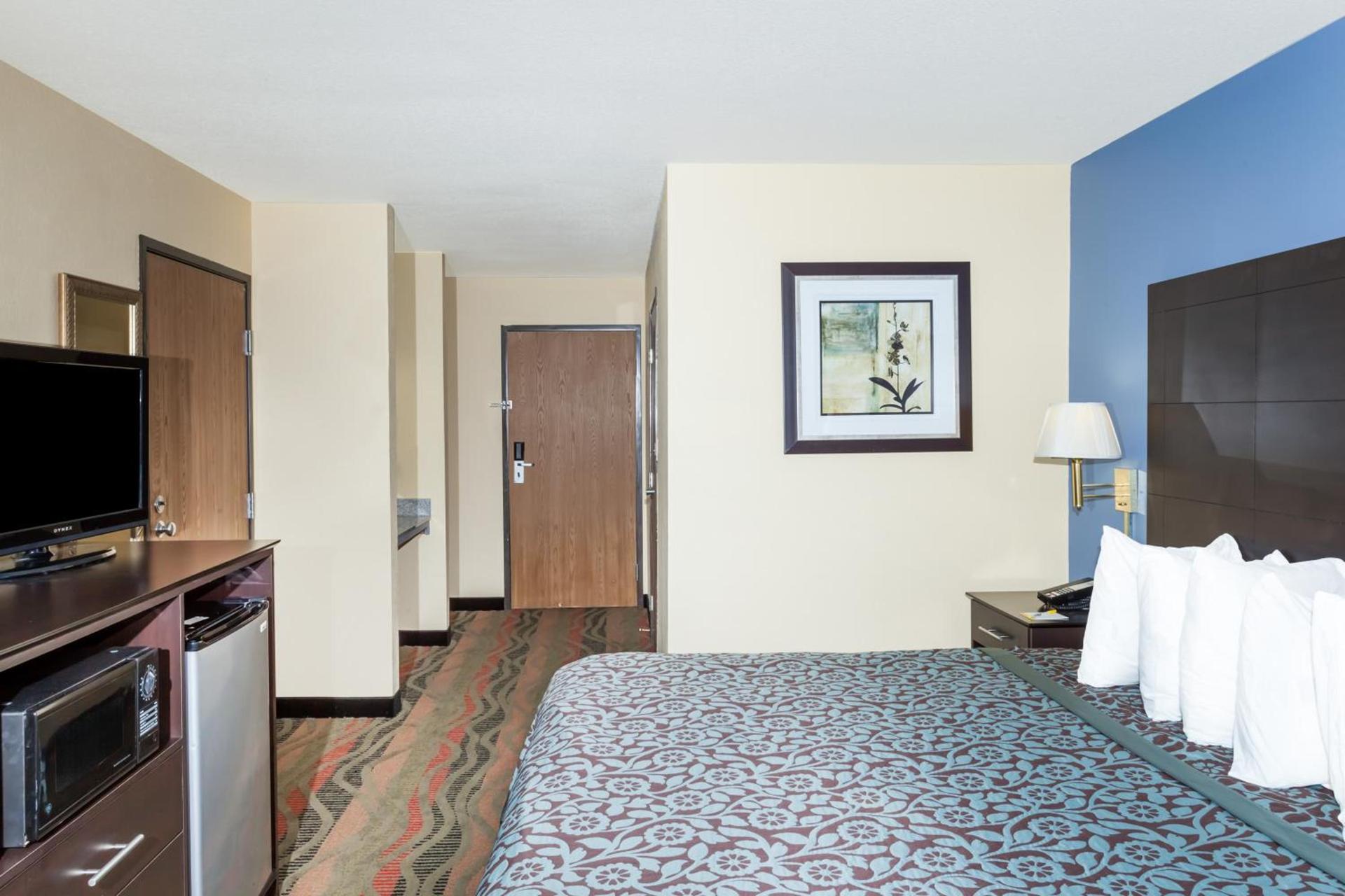 Days Inn by Wyndham Springfield photo 14