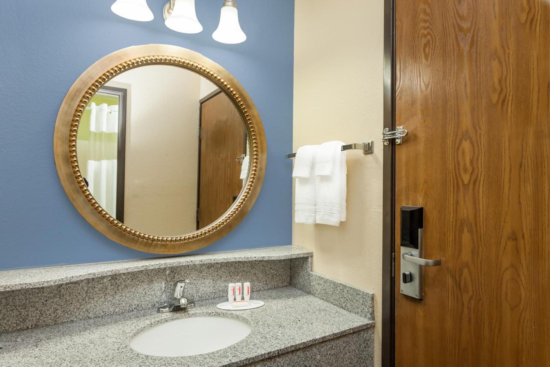 Days Inn by Wyndham Springfield photo 17