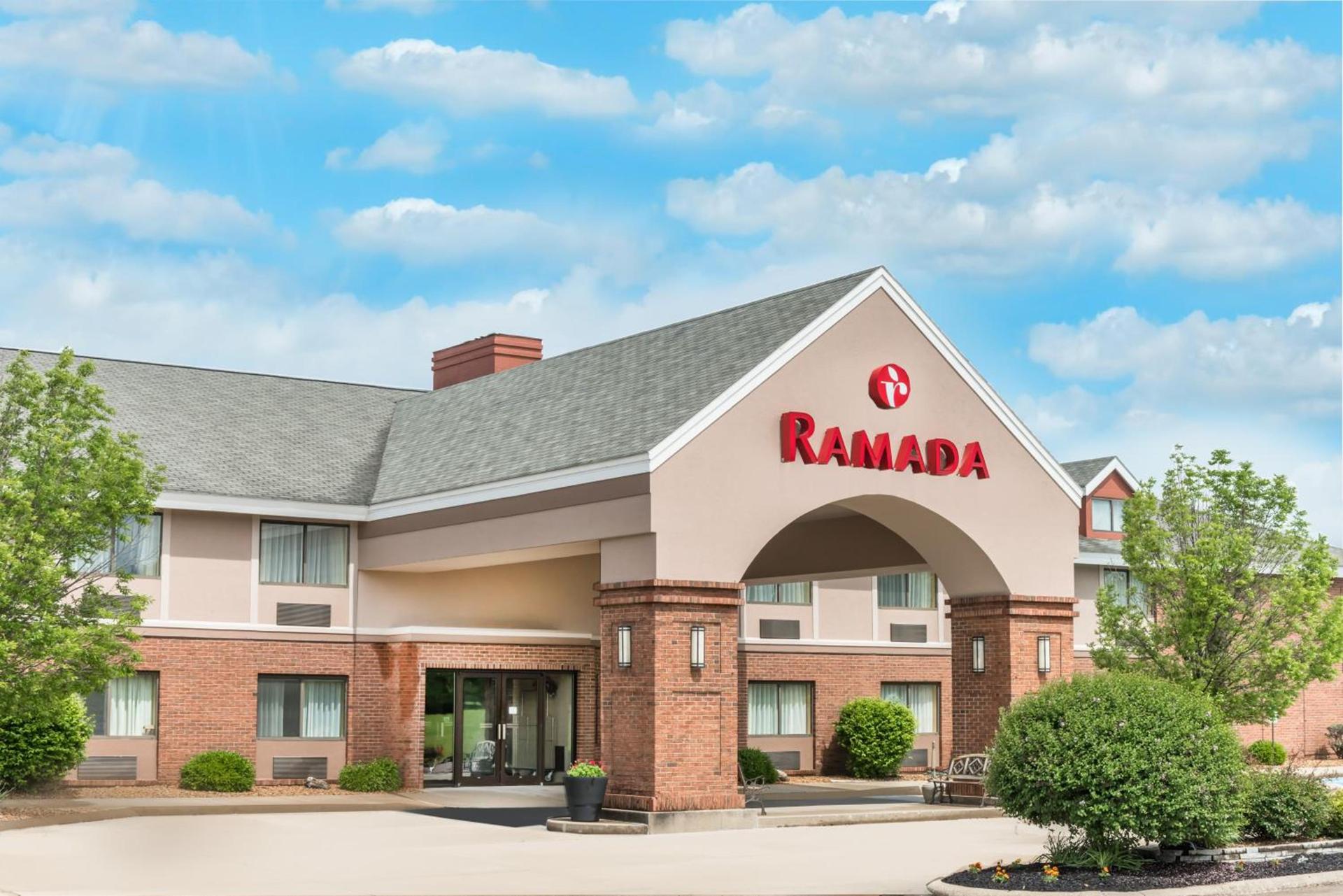 Ramada by Wyndham Vandalia photo 2