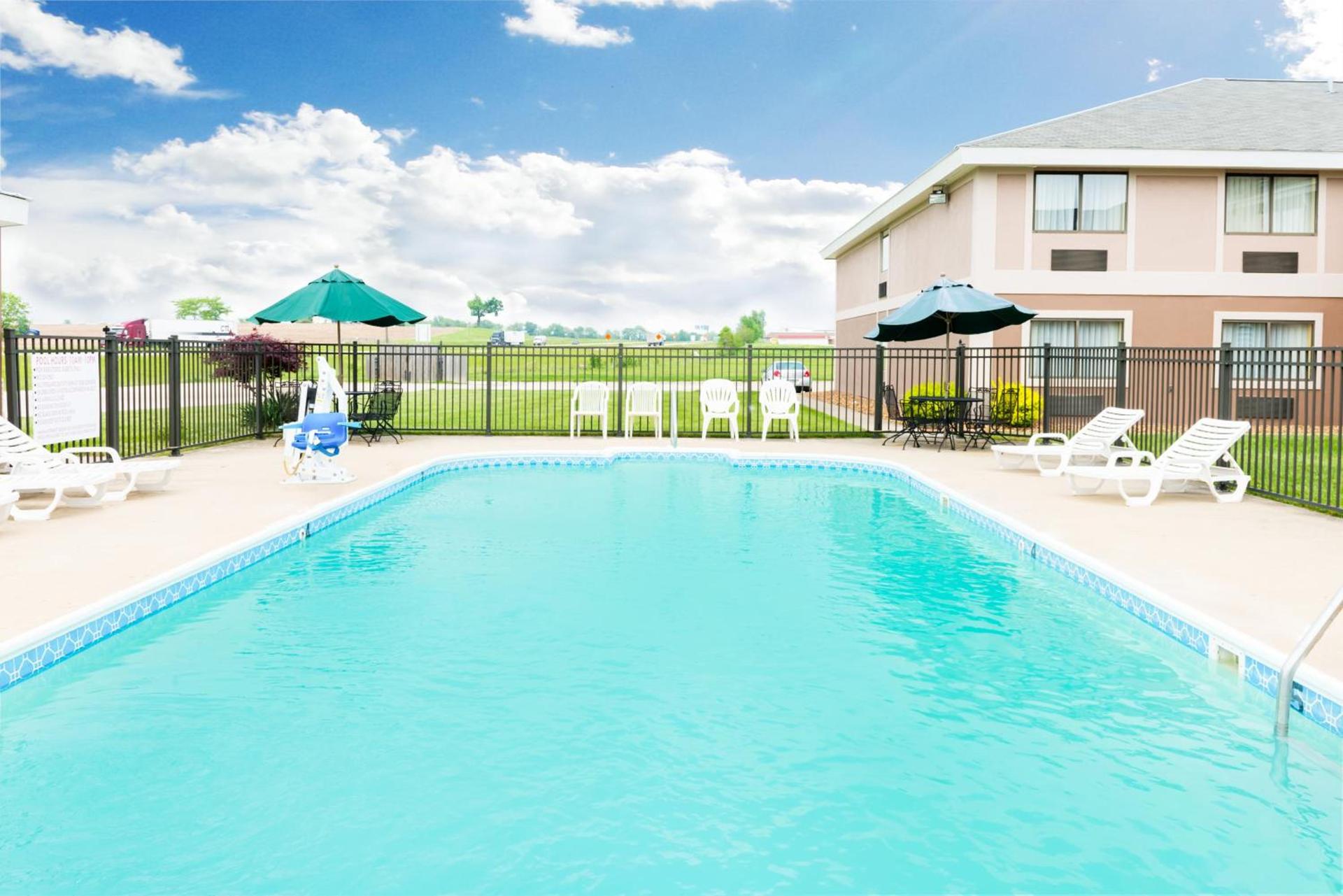 Ramada by Wyndham Vandalia photo 3