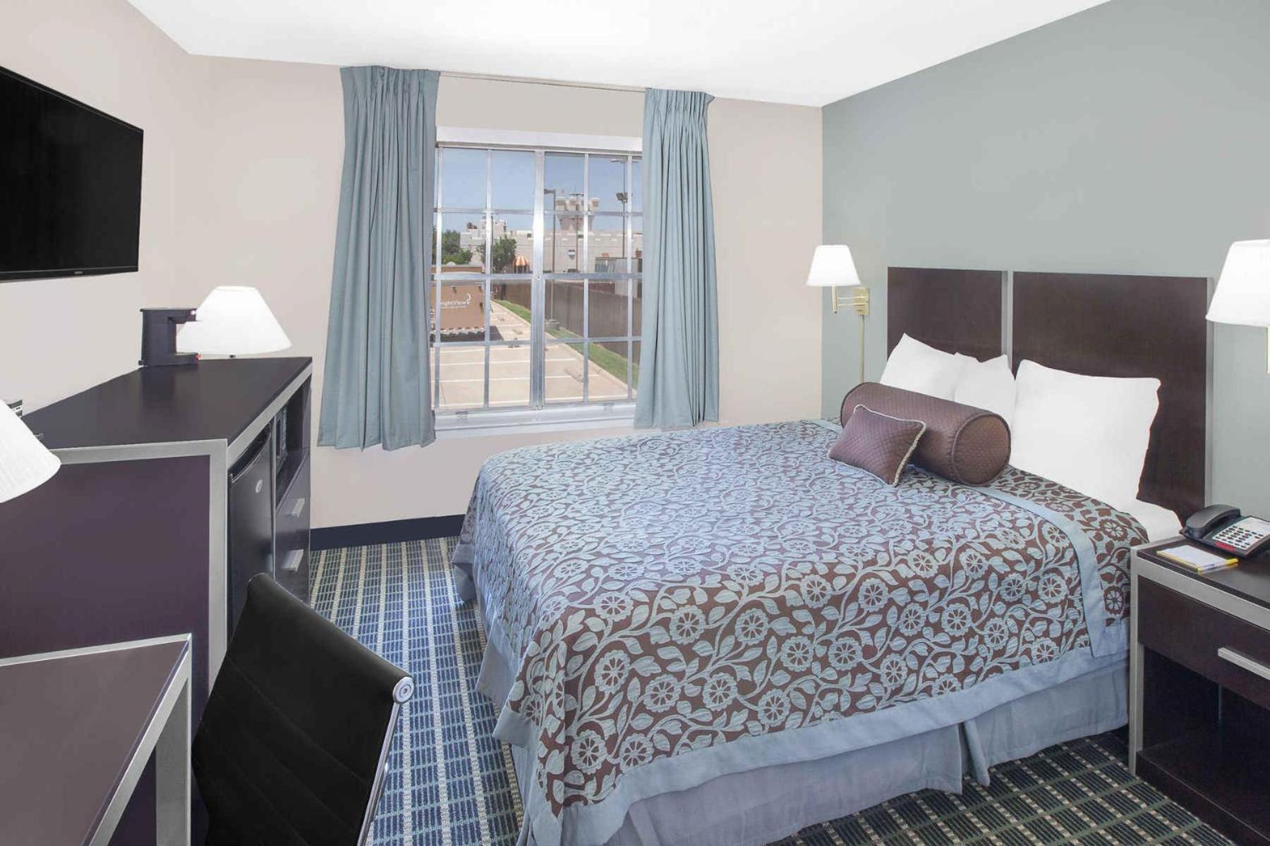 Days Inn by Wyndham Market Center Dallas Love Field photo 3