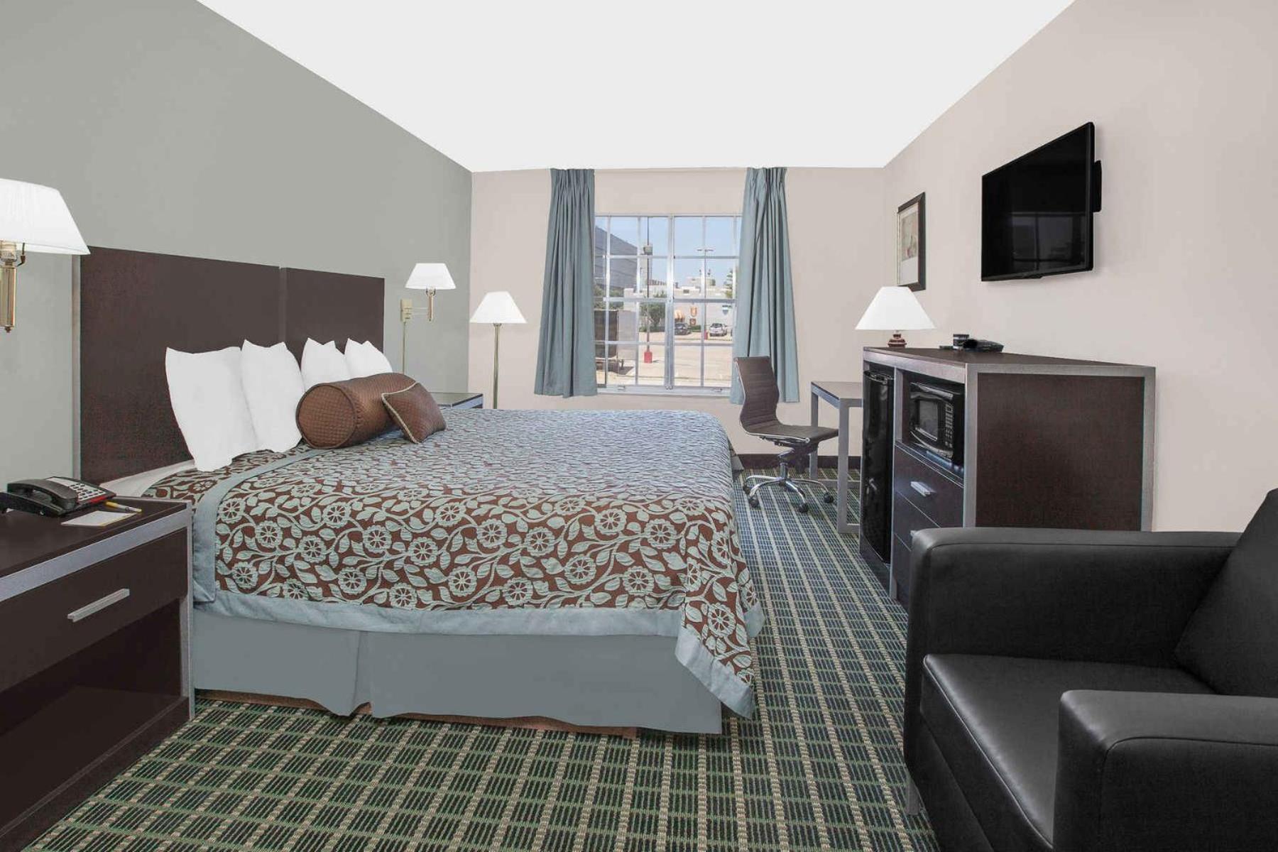 Days Inn by Wyndham Market Center Dallas Love Field photo 5