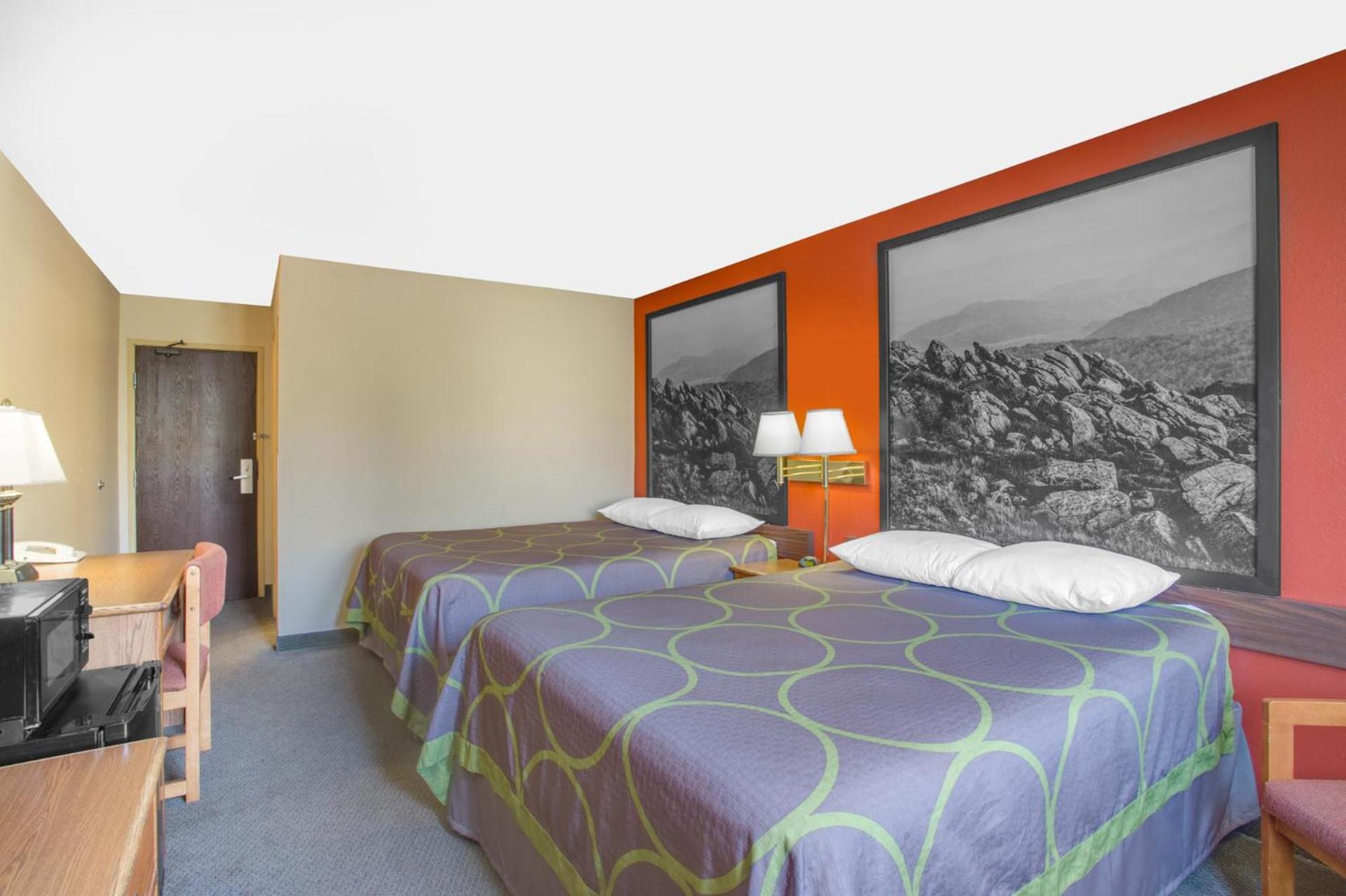 Super 8 by Wyndham Christiansburg/Blacksburg Area photo 19