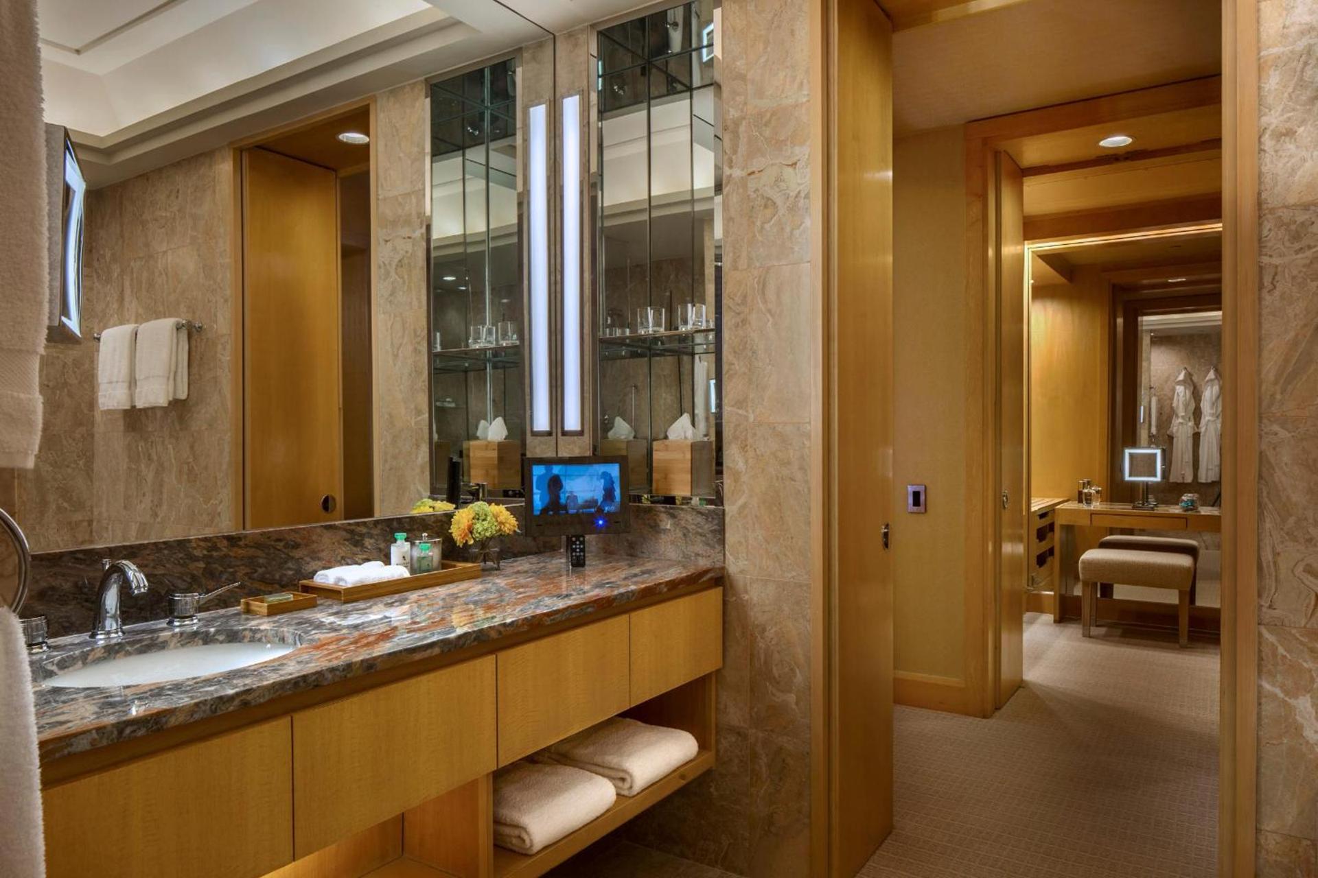 Four Seasons Hotel New York photo 32