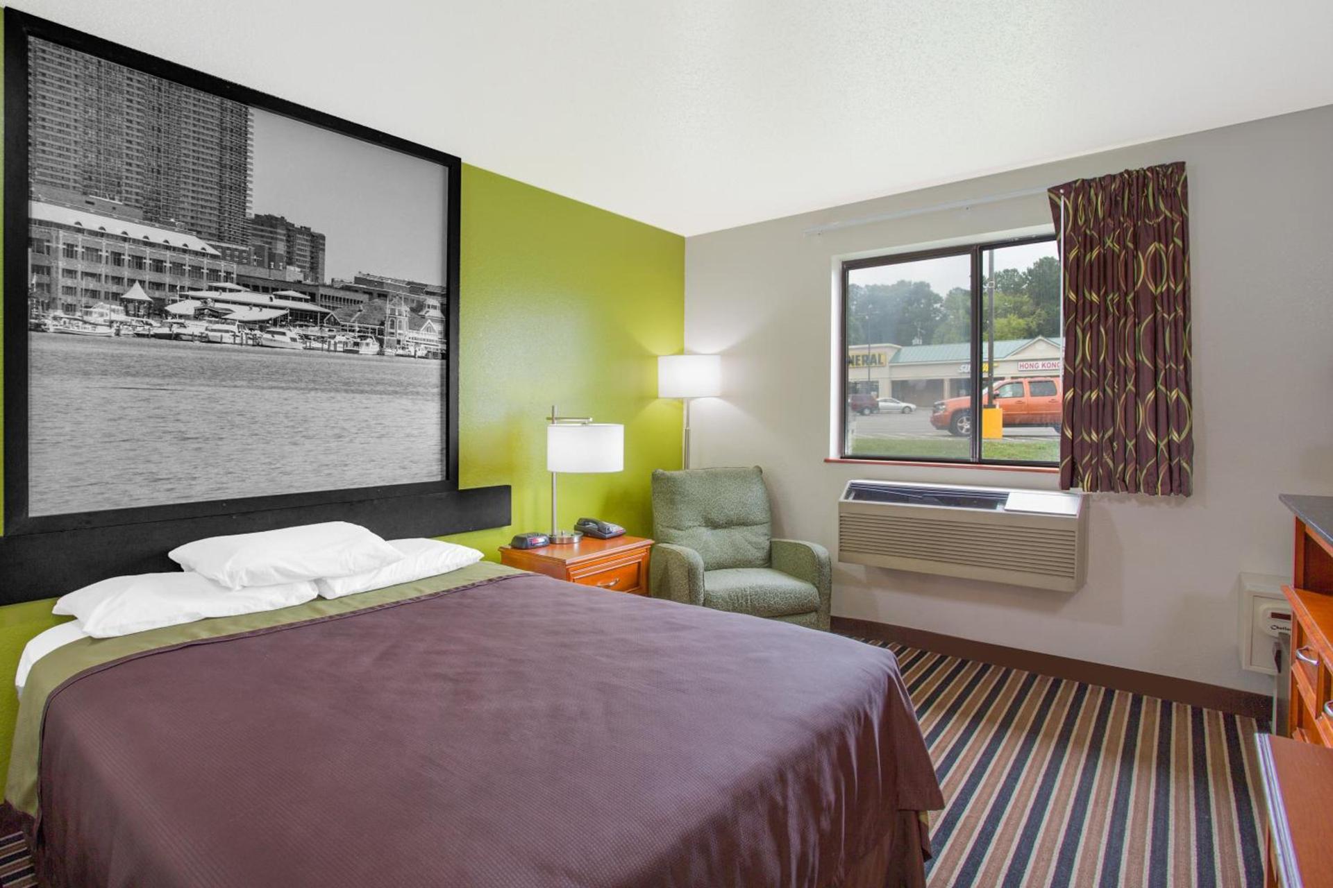 Super 8 by Wyndham South Boston VA photo 50