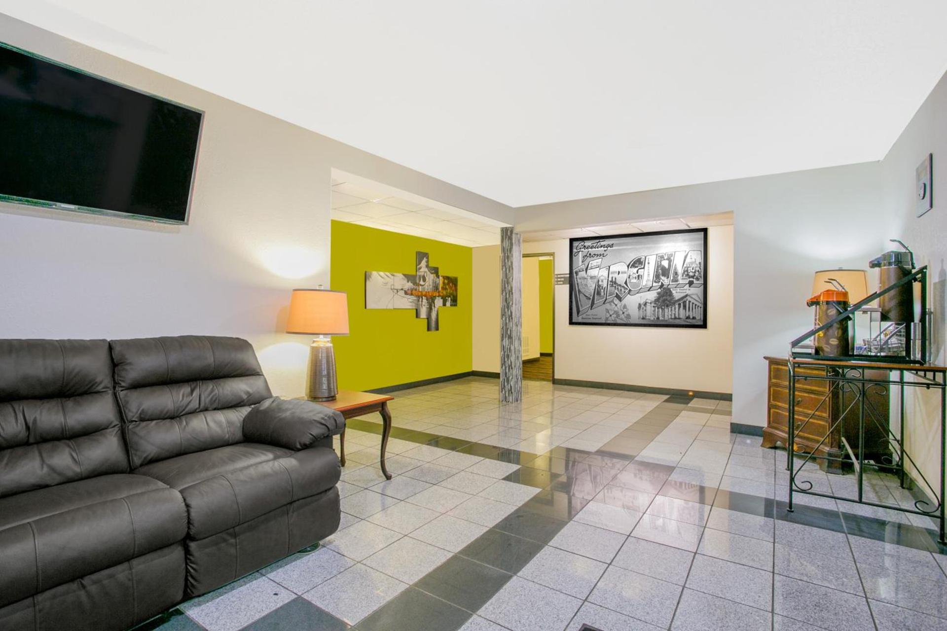 Super 8 by Wyndham South Boston VA photo 49
