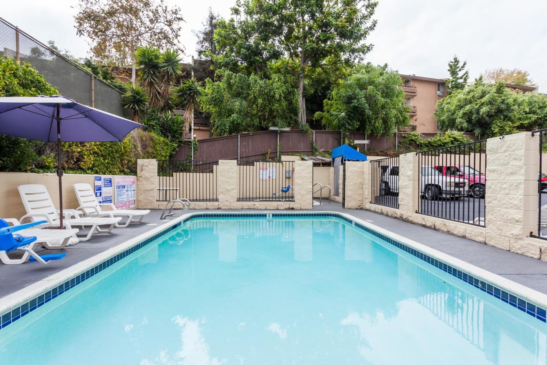 Howard Johnson by Wyndham San Diego Hotel Circle photo 36