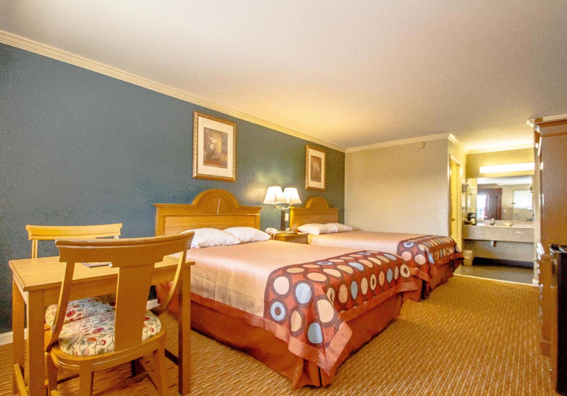 Super 8 by Wyndham Covington photo 22