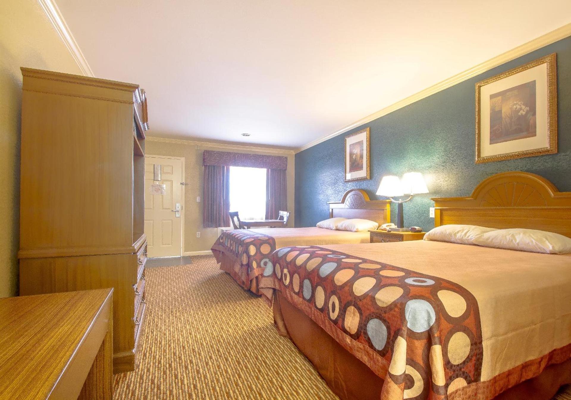 Super 8 by Wyndham Covington photo 21