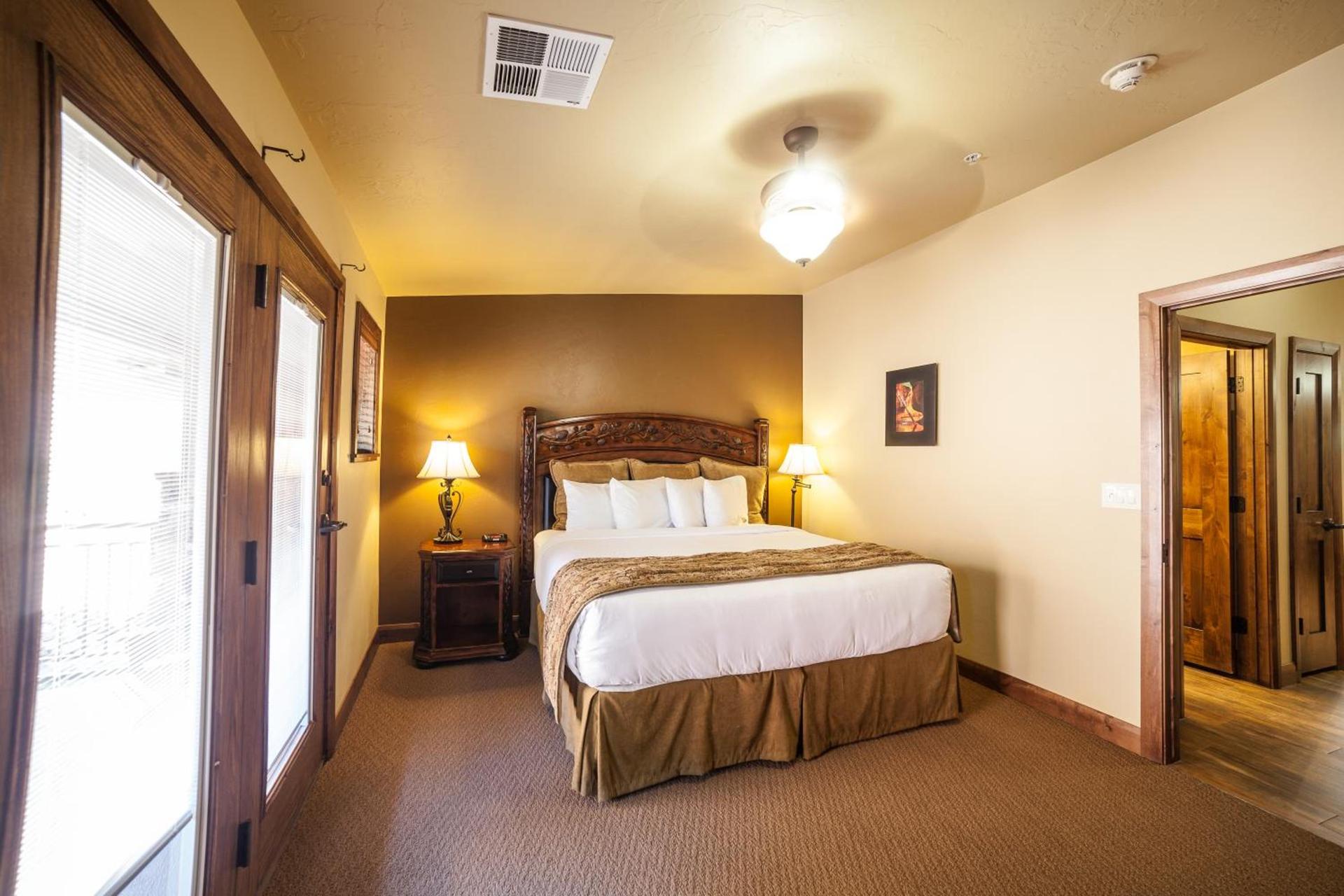 Cable Mountain Lodge photo 26