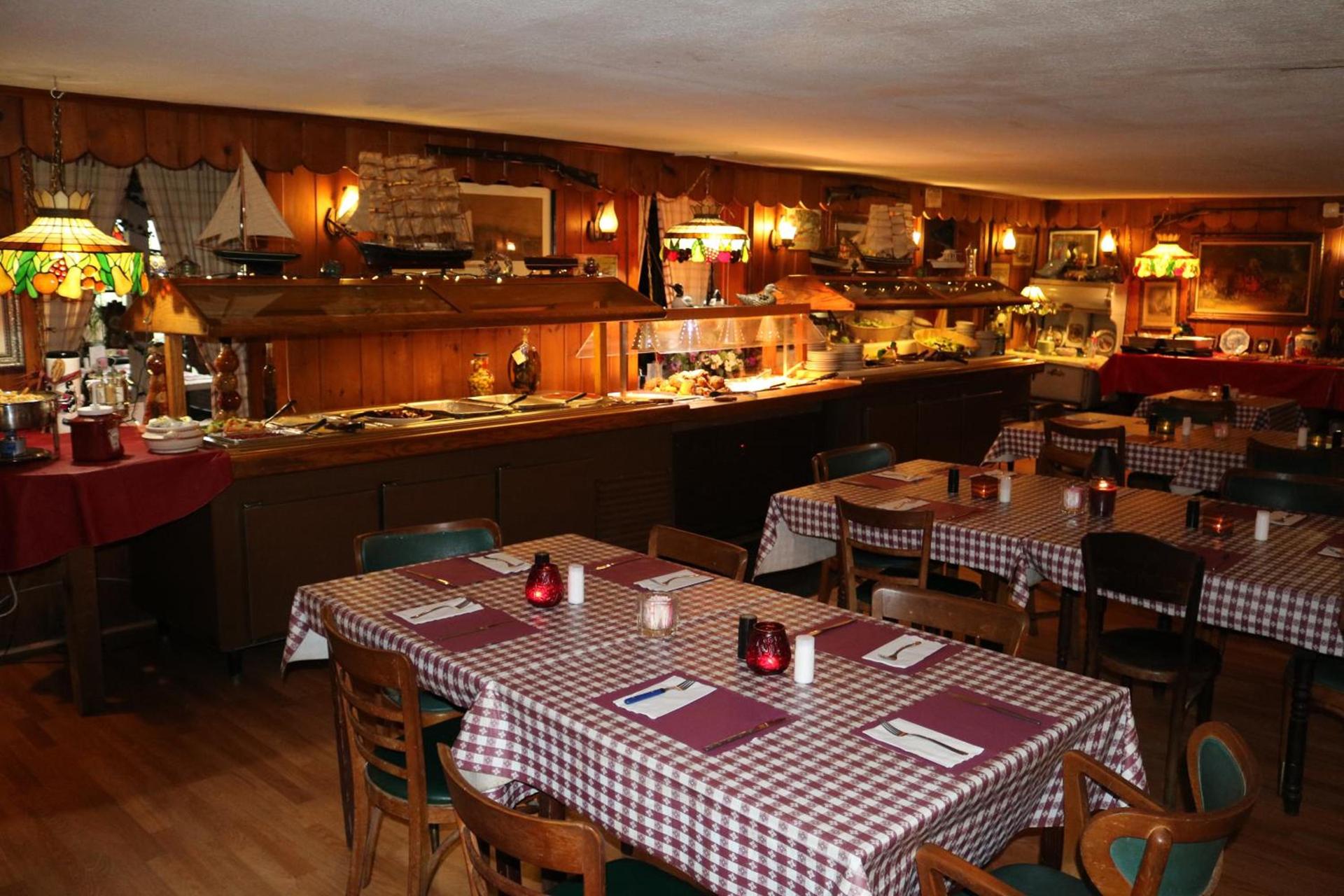 Colonial Inn photo 10
