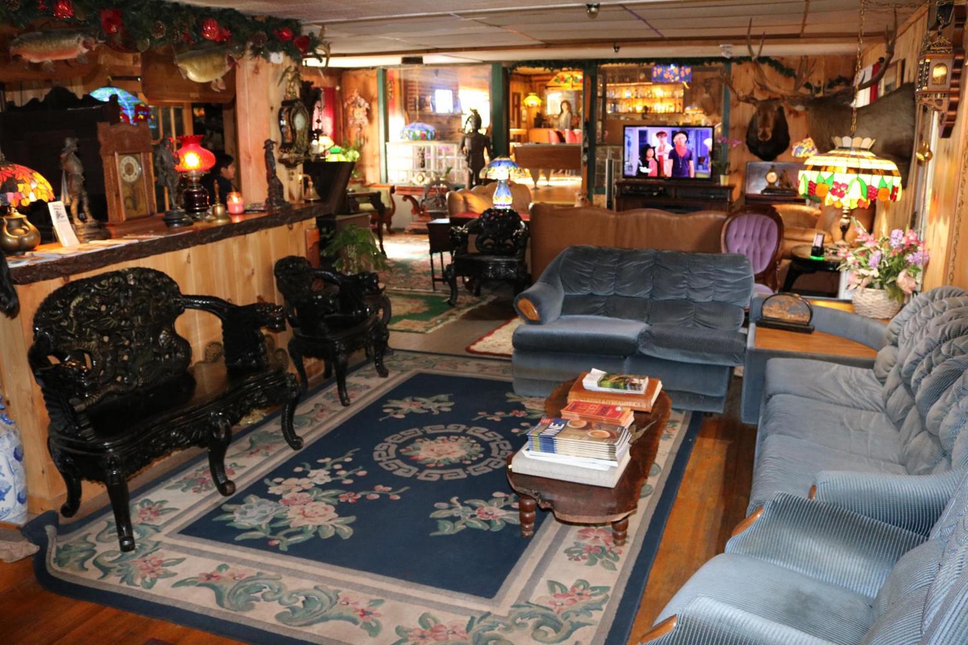 Colonial Inn photo 24