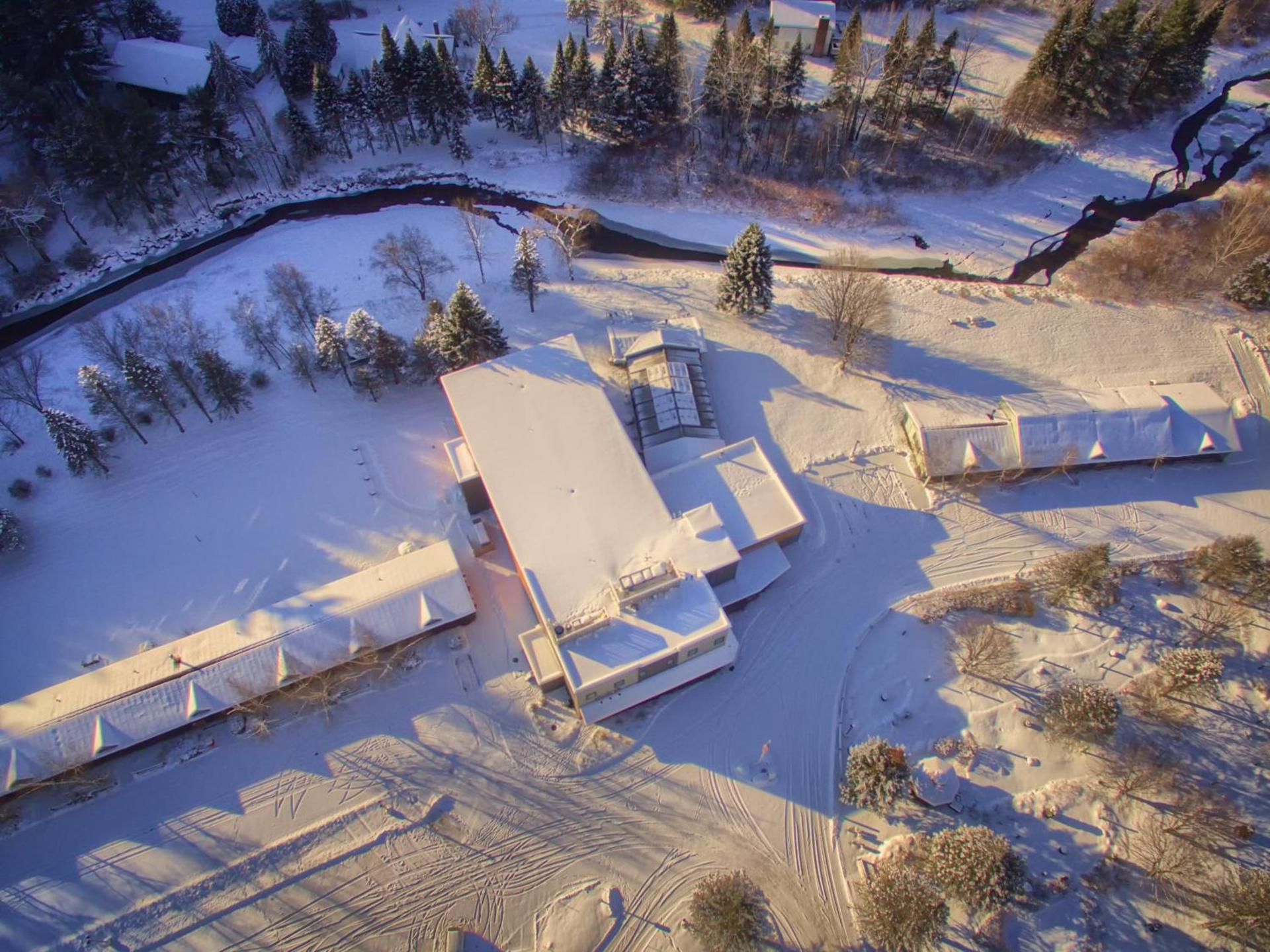 Sun & Ski Inn and Suites photo 12