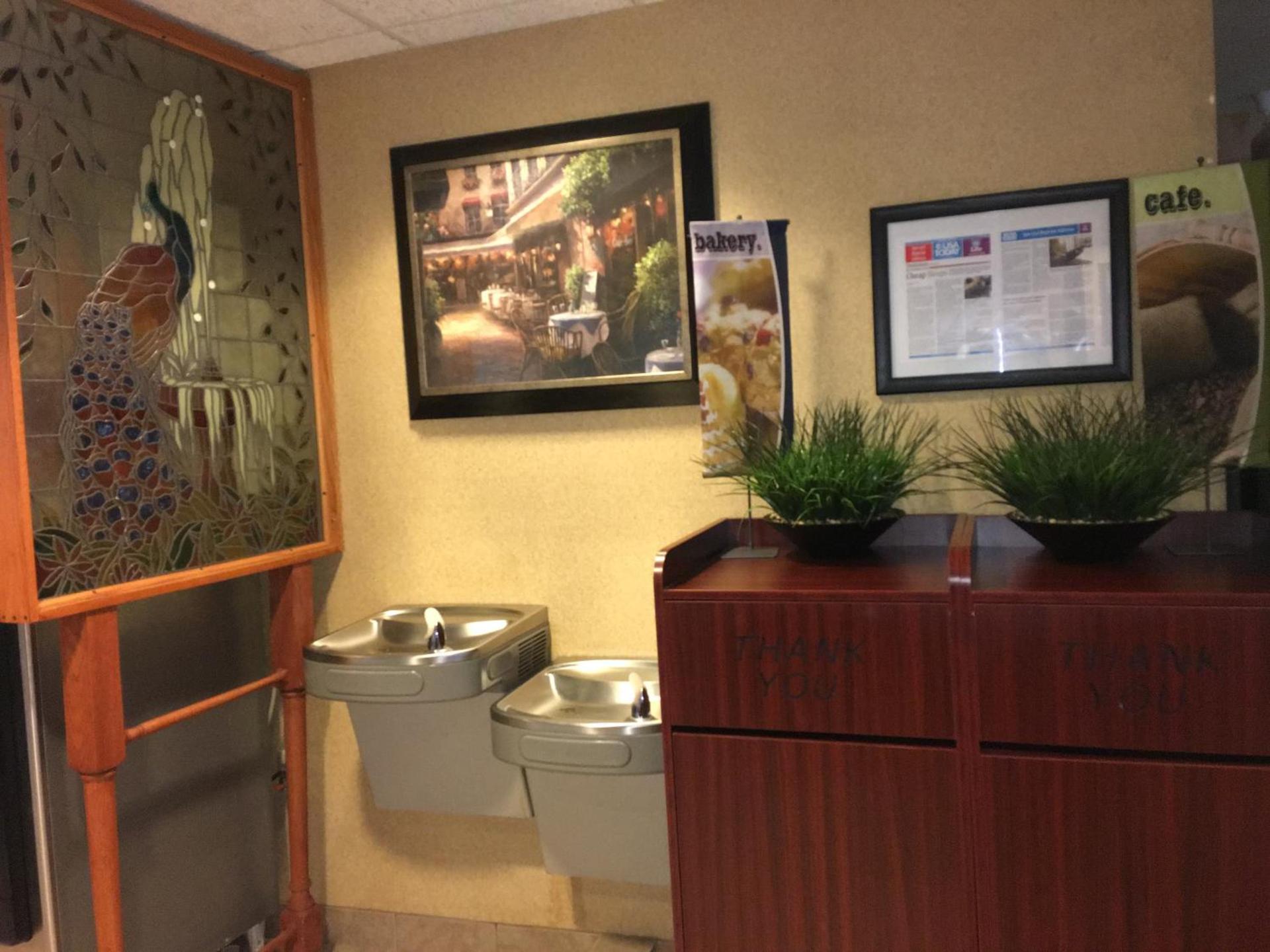 Microtel Inn & Suites by Wyndham Indianapolis Airport photo 39
