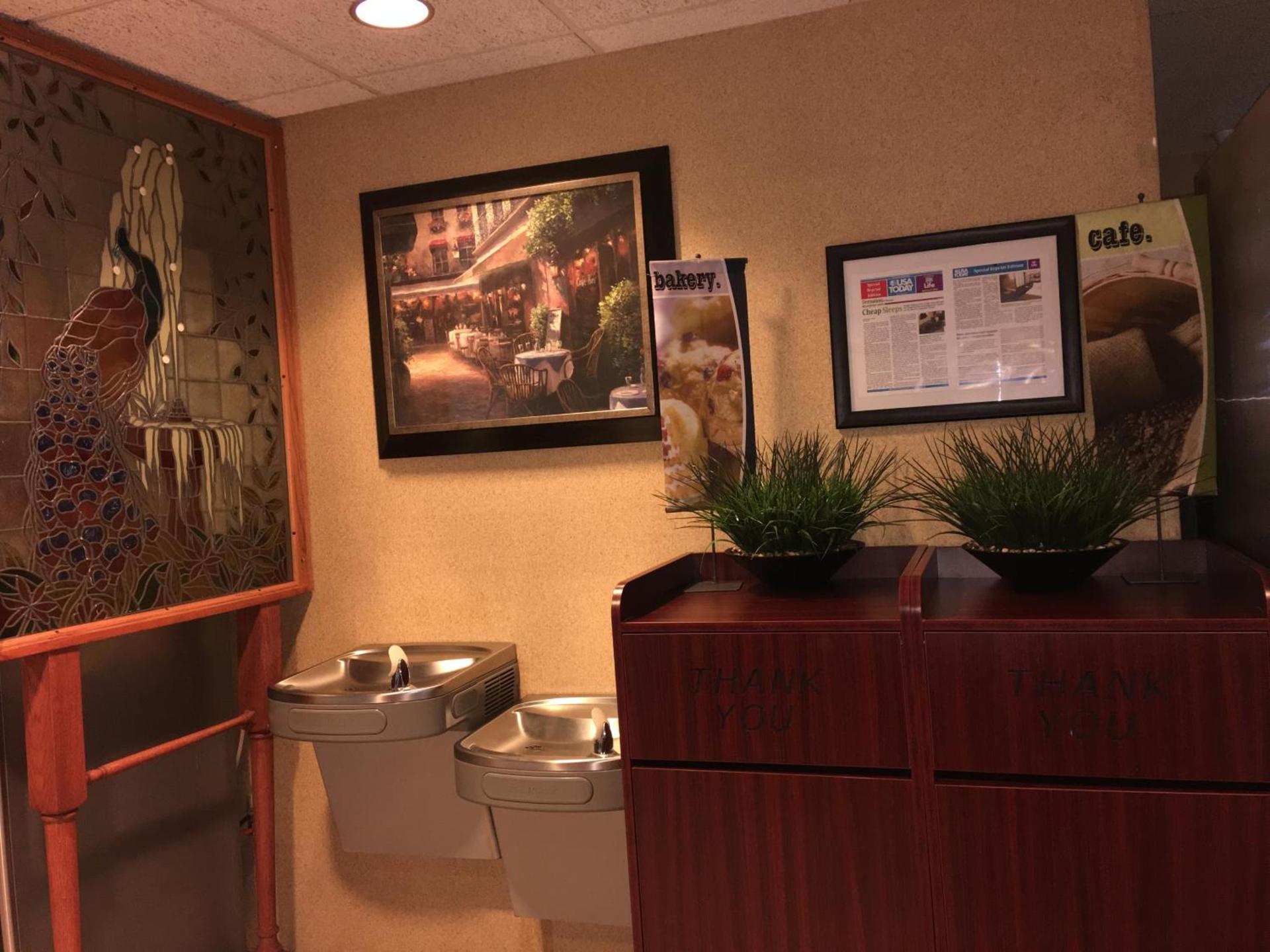 Microtel Inn & Suites by Wyndham Indianapolis Airport photo 35