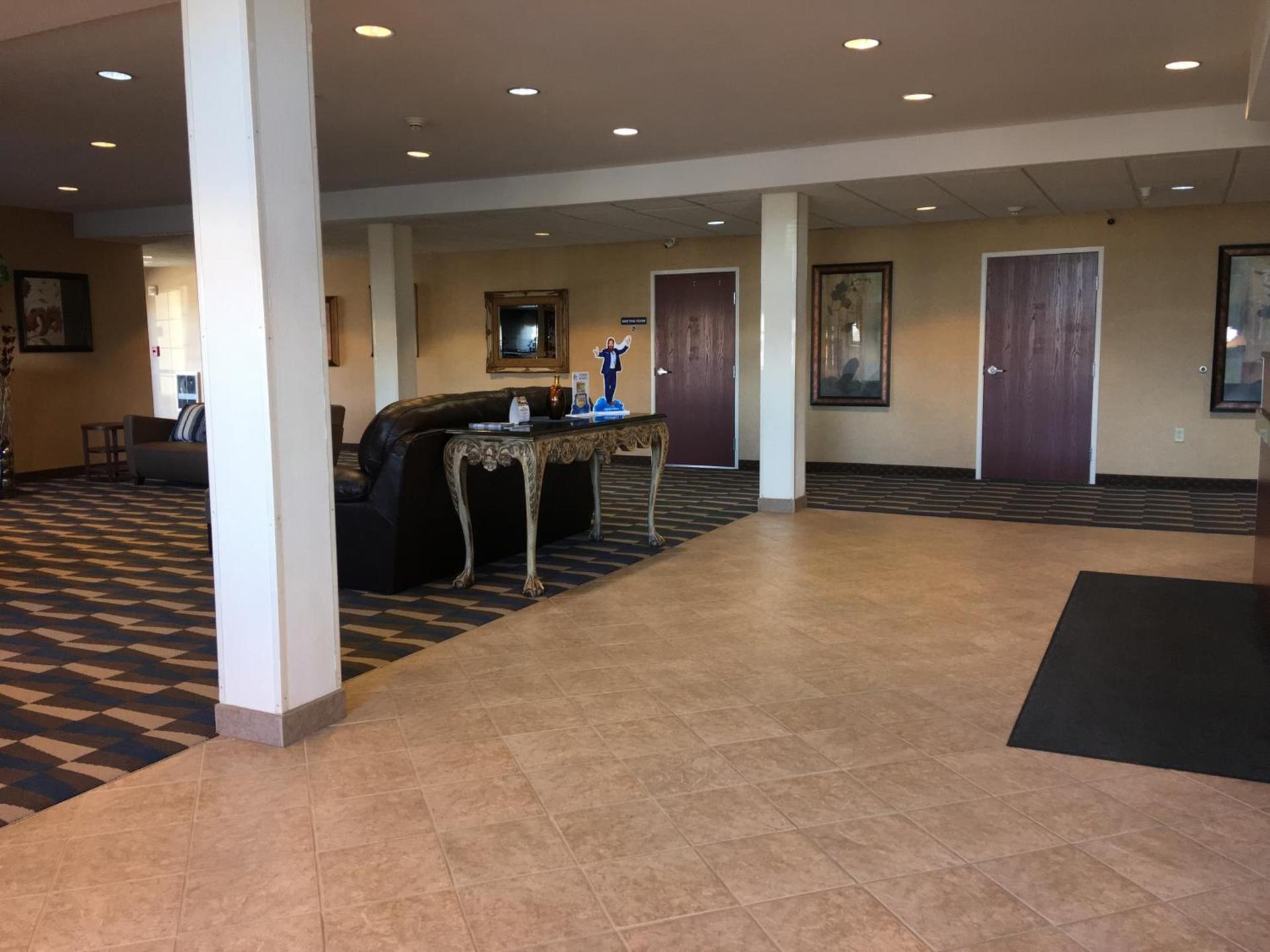 Microtel Inn & Suites by Wyndham Indianapolis Airport photo 21