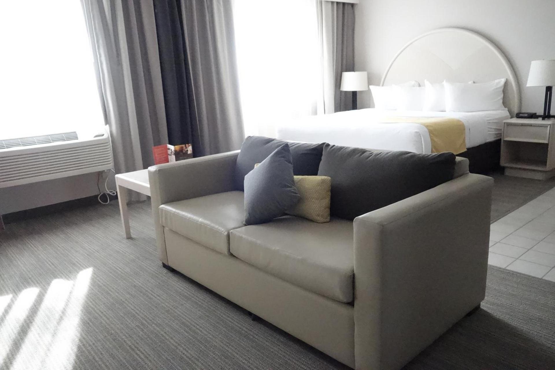 Country Inn & Suites by Radisson, Sidney, NE photo 31