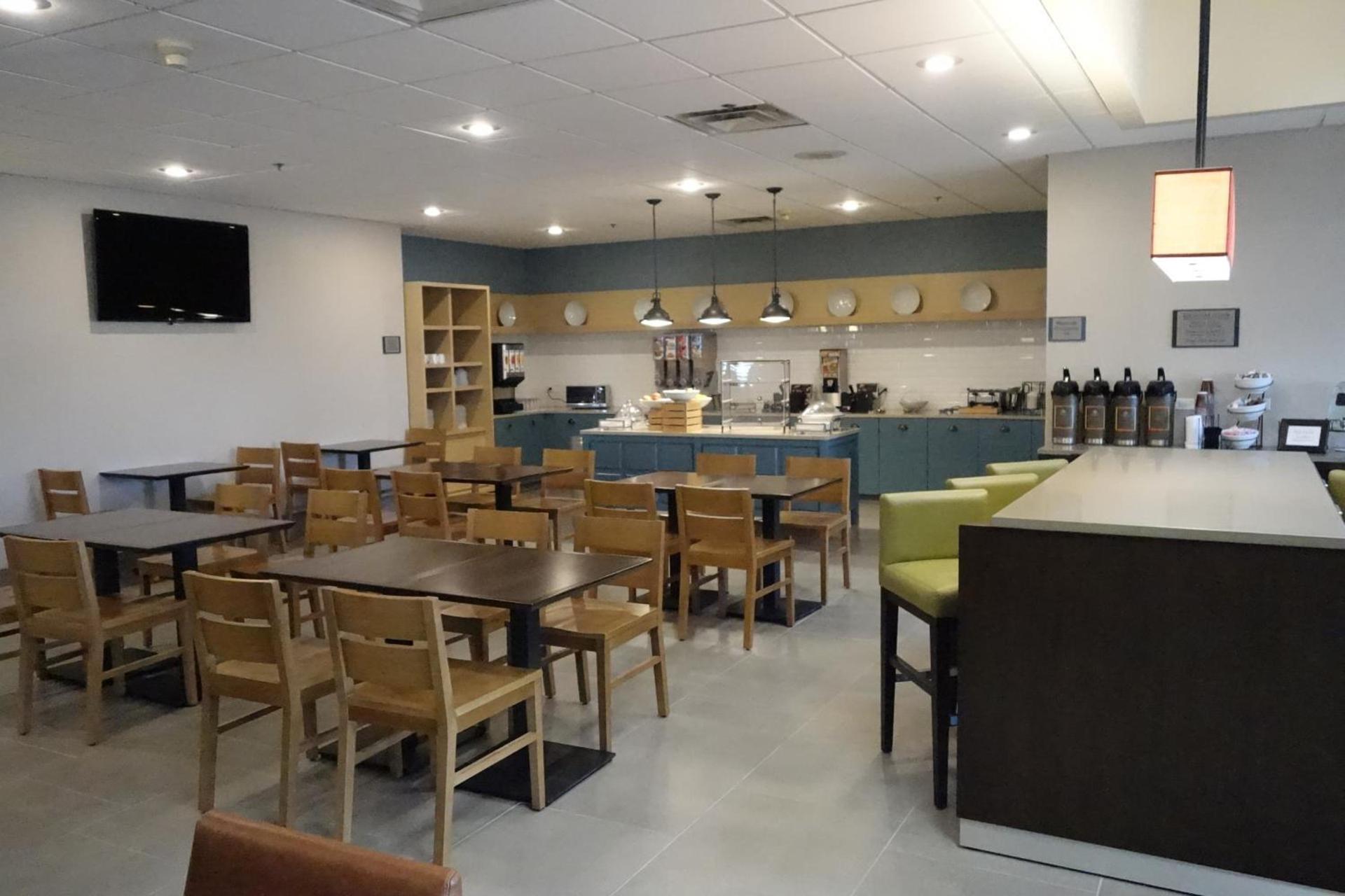 Country Inn & Suites by Radisson, Sidney, NE photo 34