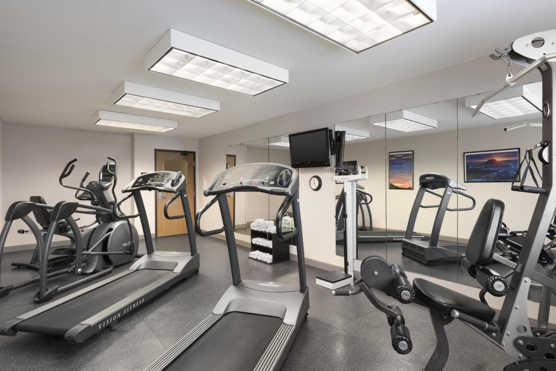 Country Inn & Suites by Radisson, Sidney, NE photo 25